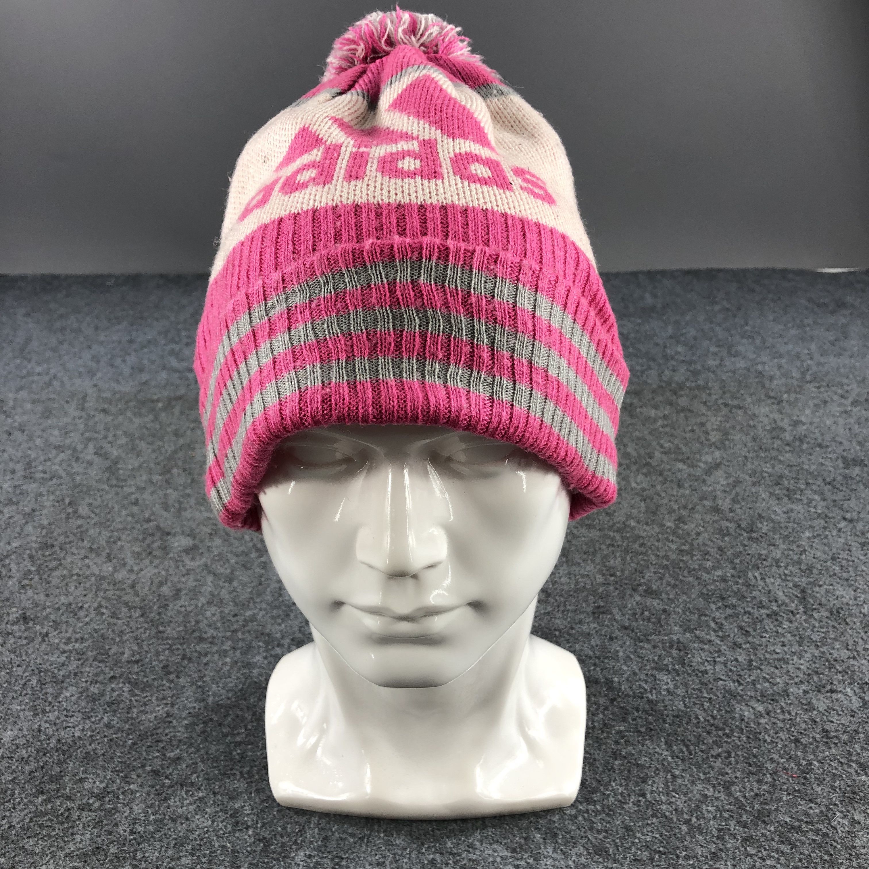 Vintage Adidas Pink Bobble Beanie Snowcap Snow Hat B292 Size ONE SIZE - 1 Thumbnail