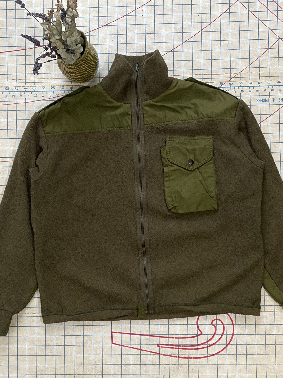 Other Vintage Military Fleece Light Jacket Dark Green Fits Large Size US L / EU 52-54 / 3 - 1 Thumbnail