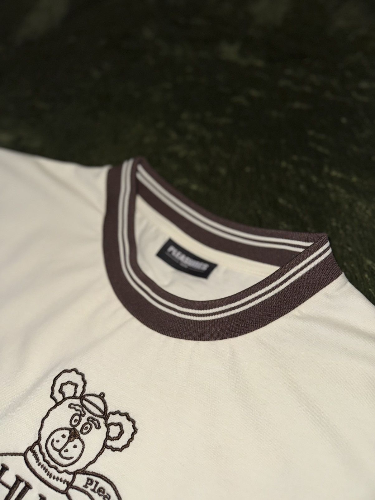 Pleasures [XL] Pleasures hug me bear embroidery relaxed fit T-shirts Size US XL / EU 56 / 4 - 3 Thumbnail
