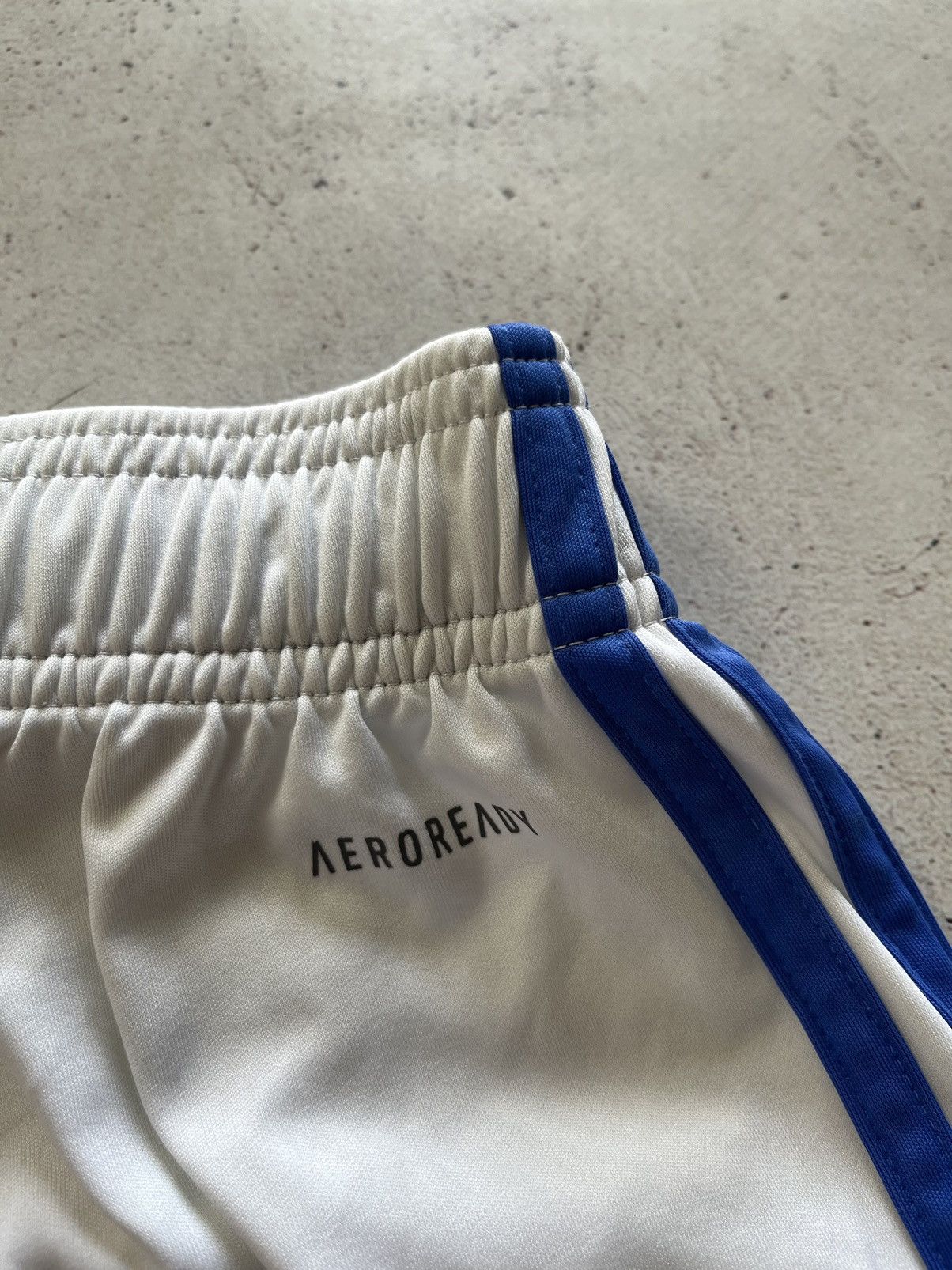 Adidas ADIDAS FC REAL MADRID HOME 2021/2022 FOOTBALL SHORTS SOCCER Size US 30 / EU 46 - 5 Thumbnail