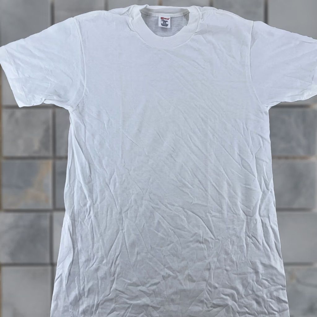 Hanes Hanes Shirt Small White Crewneck Short Sleeve Vintage 90s Tee Men Size US S / EU 44-46 / 1 - 1 Thumbnail