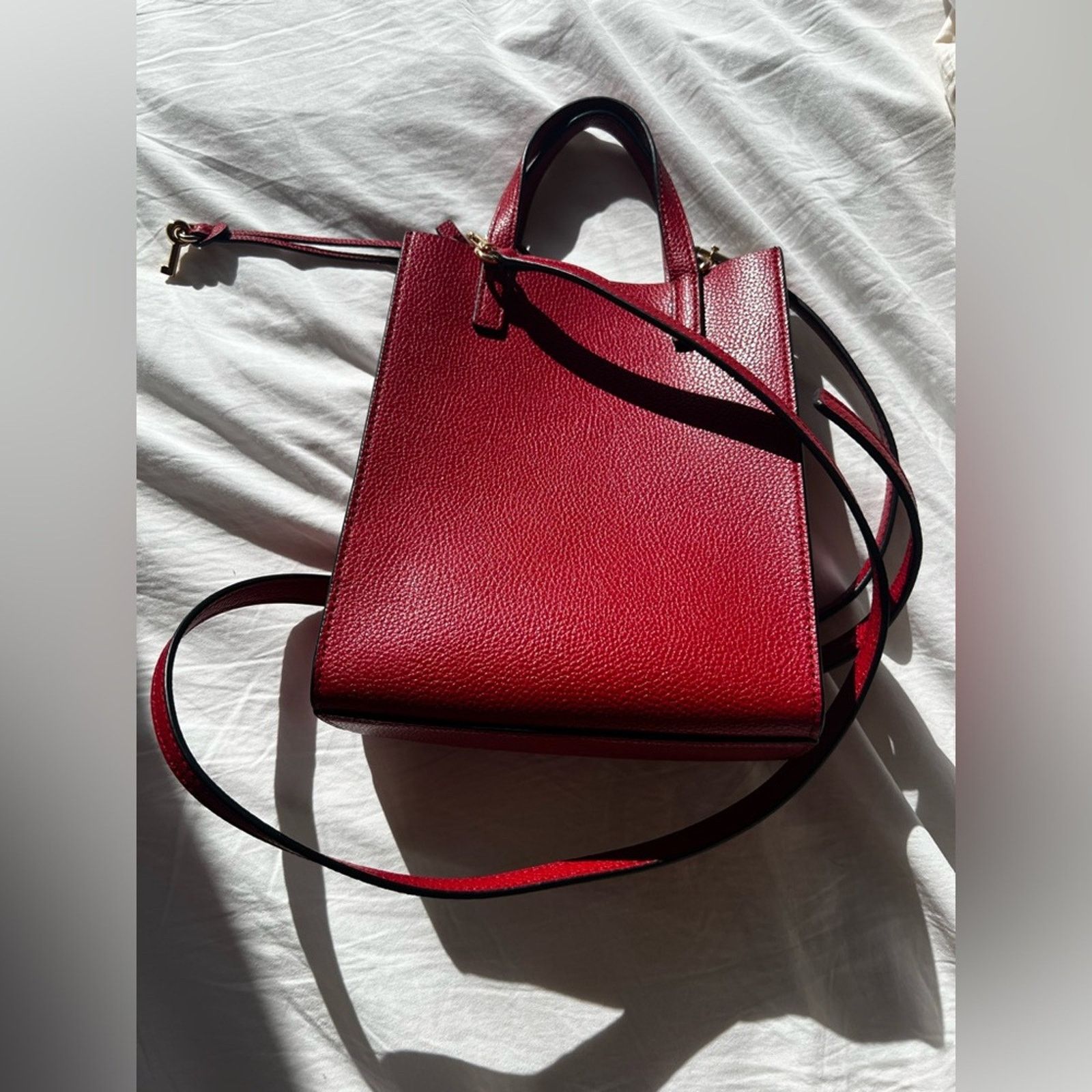 Marc Jacobs Marc Jacobs micro leather tote in red Size ONE SIZE - 7 Thumbnail