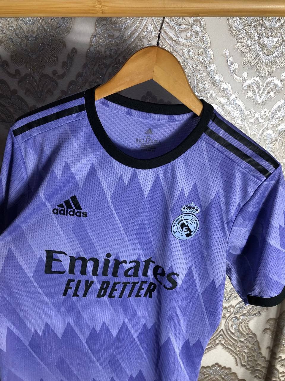 Adidas VINTAGE ADIDAS FC REAL MADRID SPAIN SOCCER JERSEY RETRO Y2K Size US XL / EU 56 / 4 - 4 Thumbnail