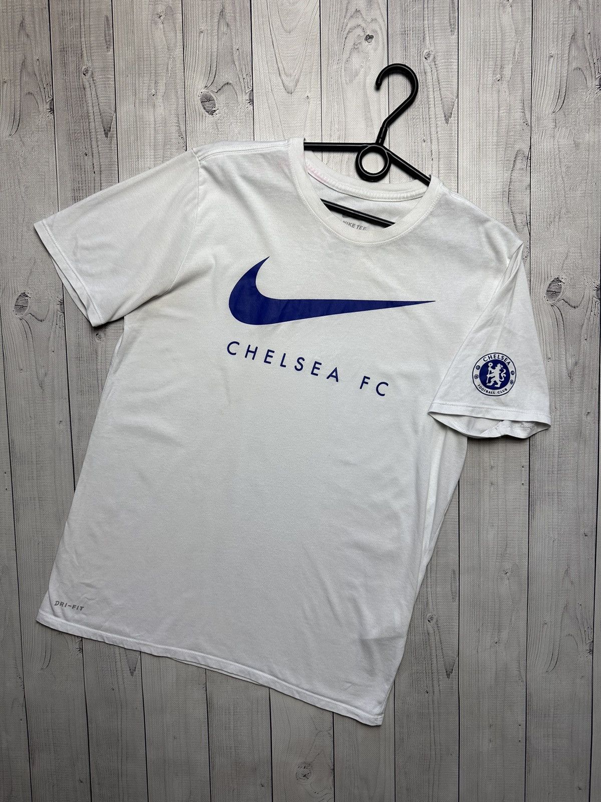 Nike × Vintage Vintage Nike Chelsea soccer tee Chelsea size M Size US M / EU 48-50 / 2 - 1 Thumbnail