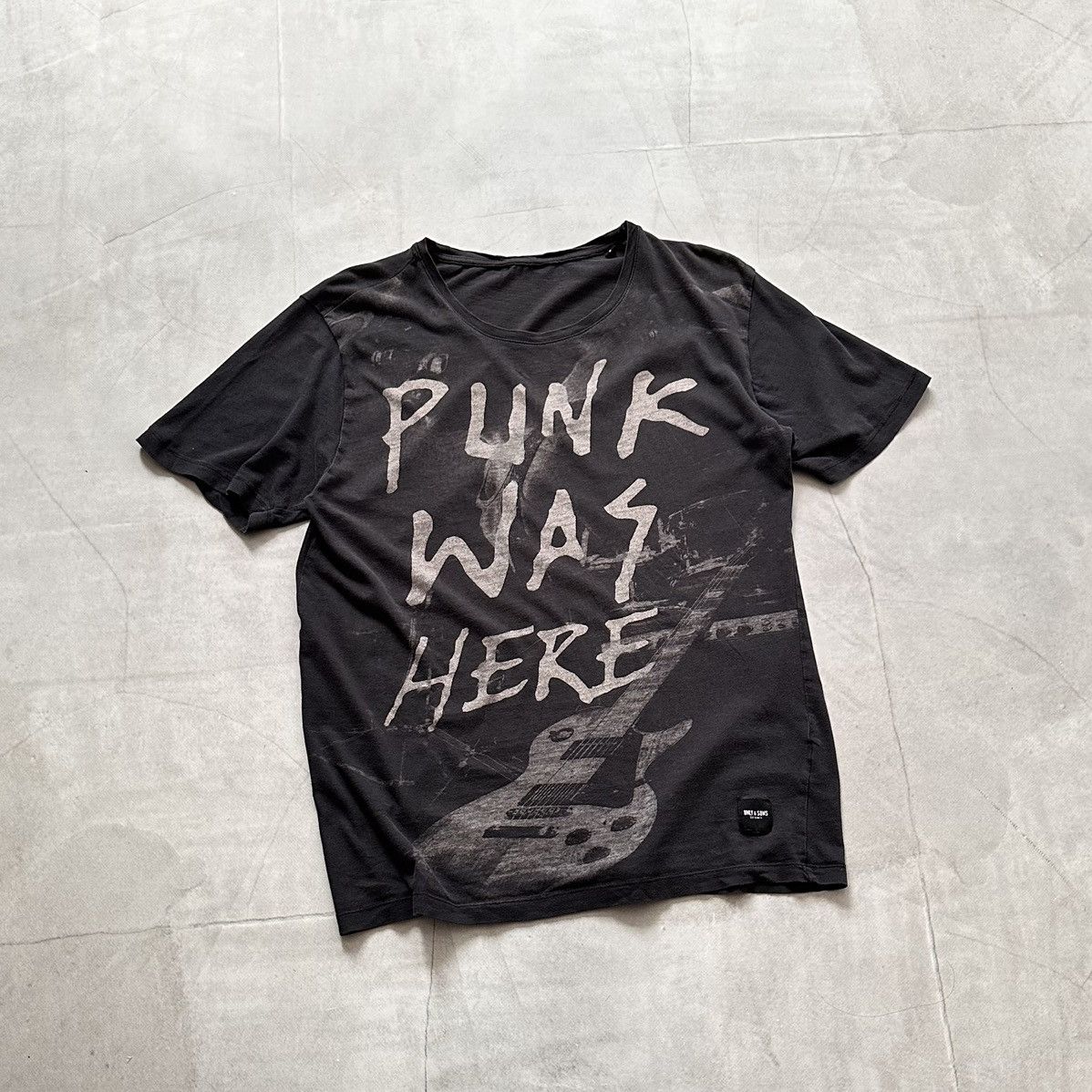 UNDERCOVERISM grunge is alive Tシャツ Undercover Undercover “Grunge Is Alive” Text T-Shirt | Grailed