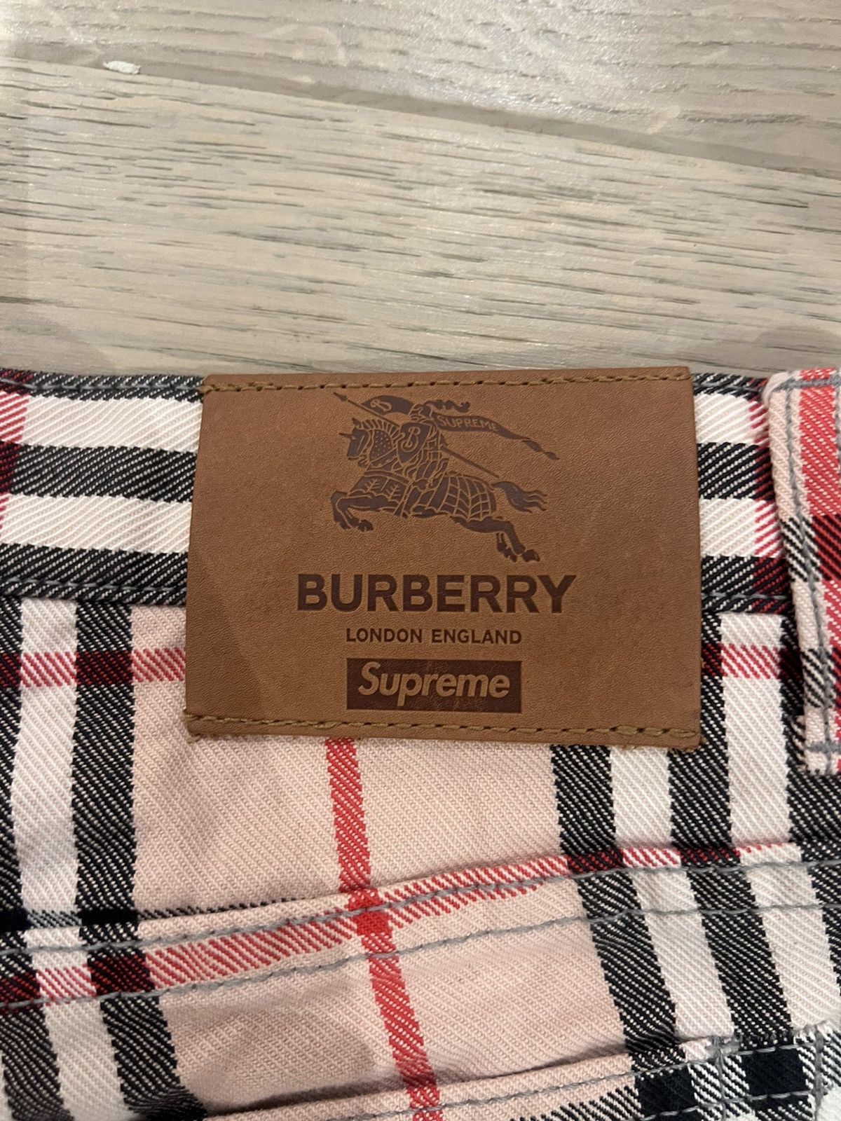 Burberry × Supreme Supreme x Burberry pink pants brand new Size US 34 / EU 50 - 4 Thumbnail