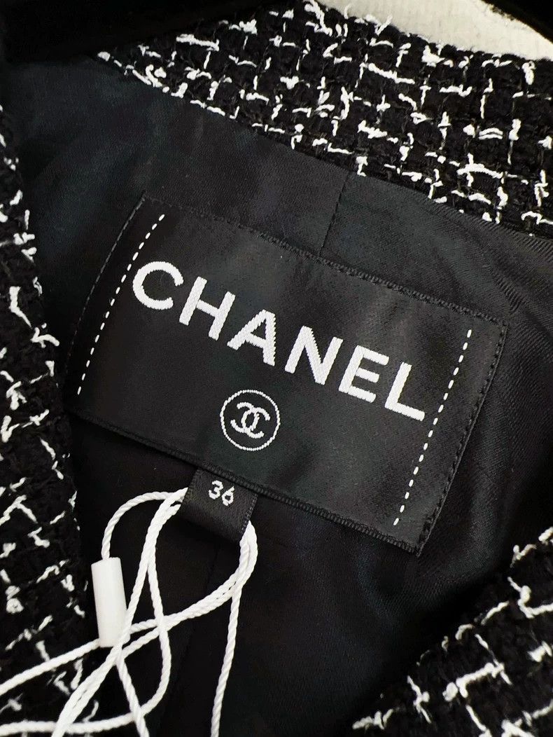 Chanel Chanel 23p black and white mixed color tweed double-breast Size XS / US 0-2 / IT 36-38 - 5 Thumbnail