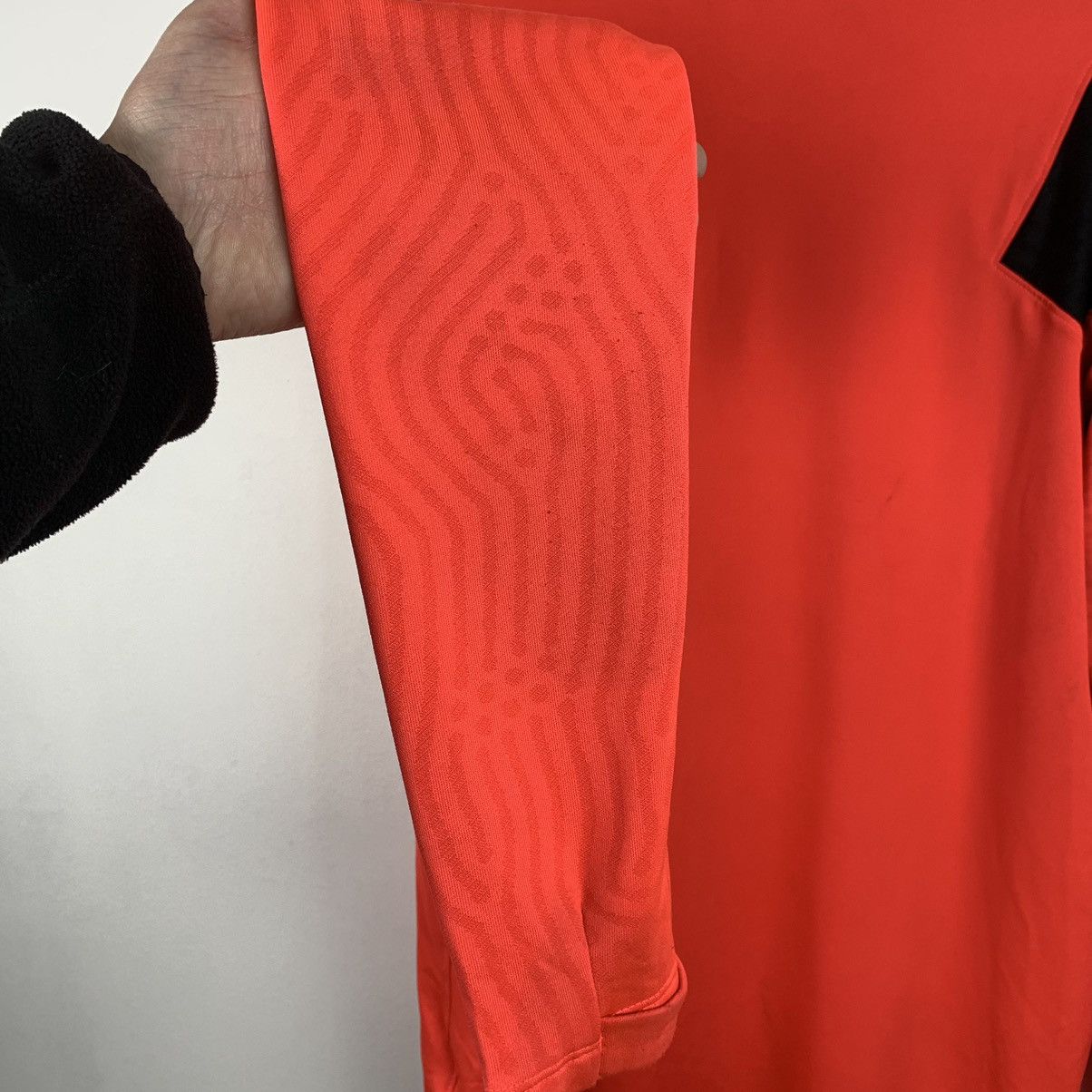 Nike Nike Liverpool Football Club Soccer Long Sleeve AXA Size L Size US L / EU 52-54 / 3 - 10 Thumbnail