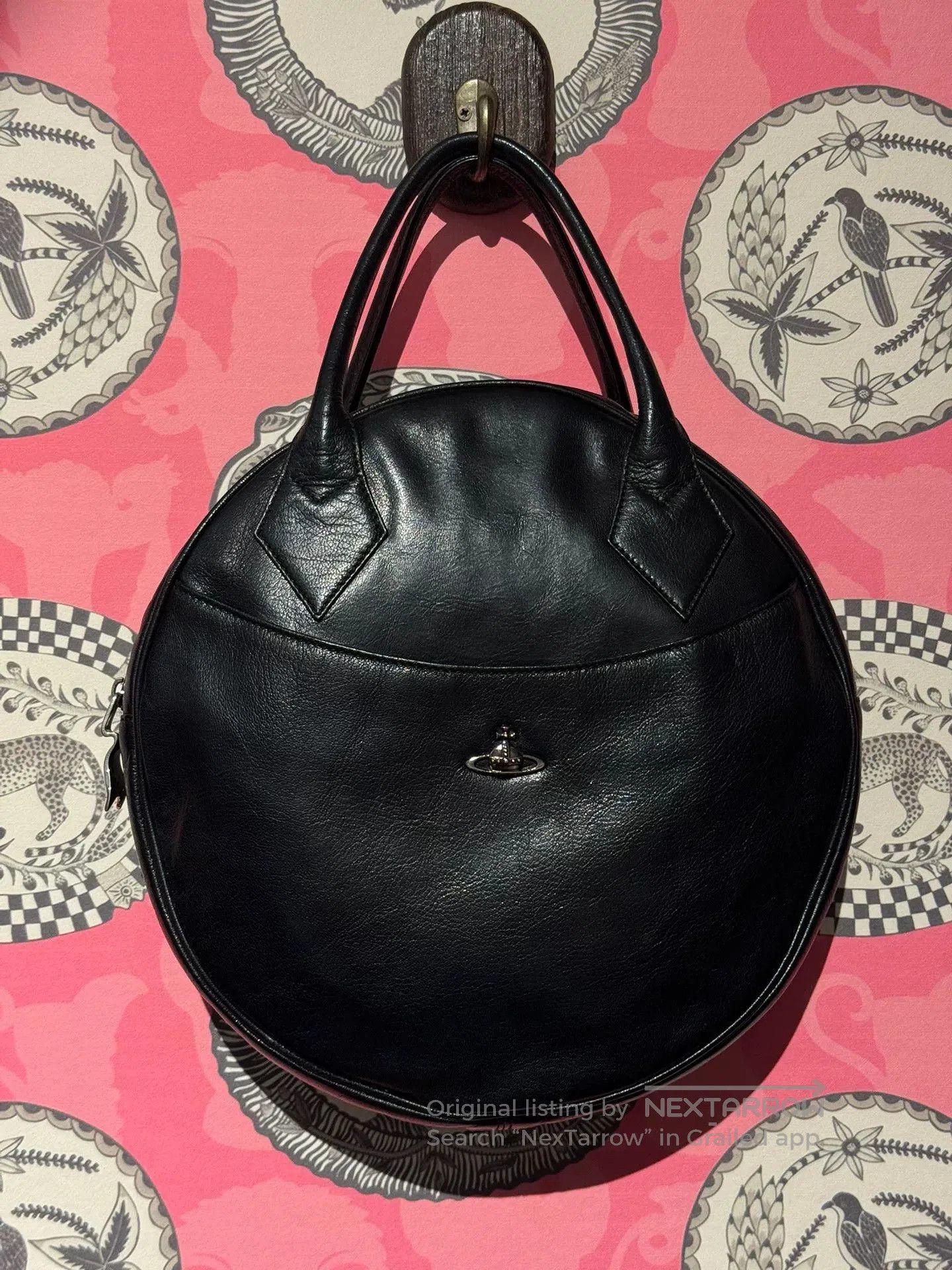Vivienne Westwood Vivienne Westwood Black Round Tote Bag. Size ONE SIZE - 1 Thumbnail