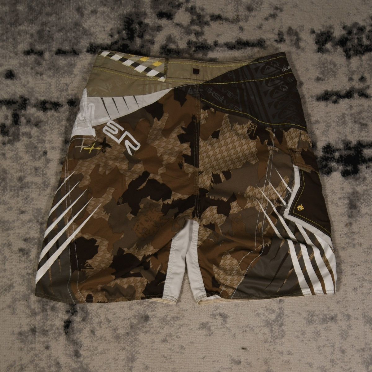 Quiksilver Y2K Quiksilver Camo Board Shorts Size US 34 / EU 50 - 2 Thumbnail