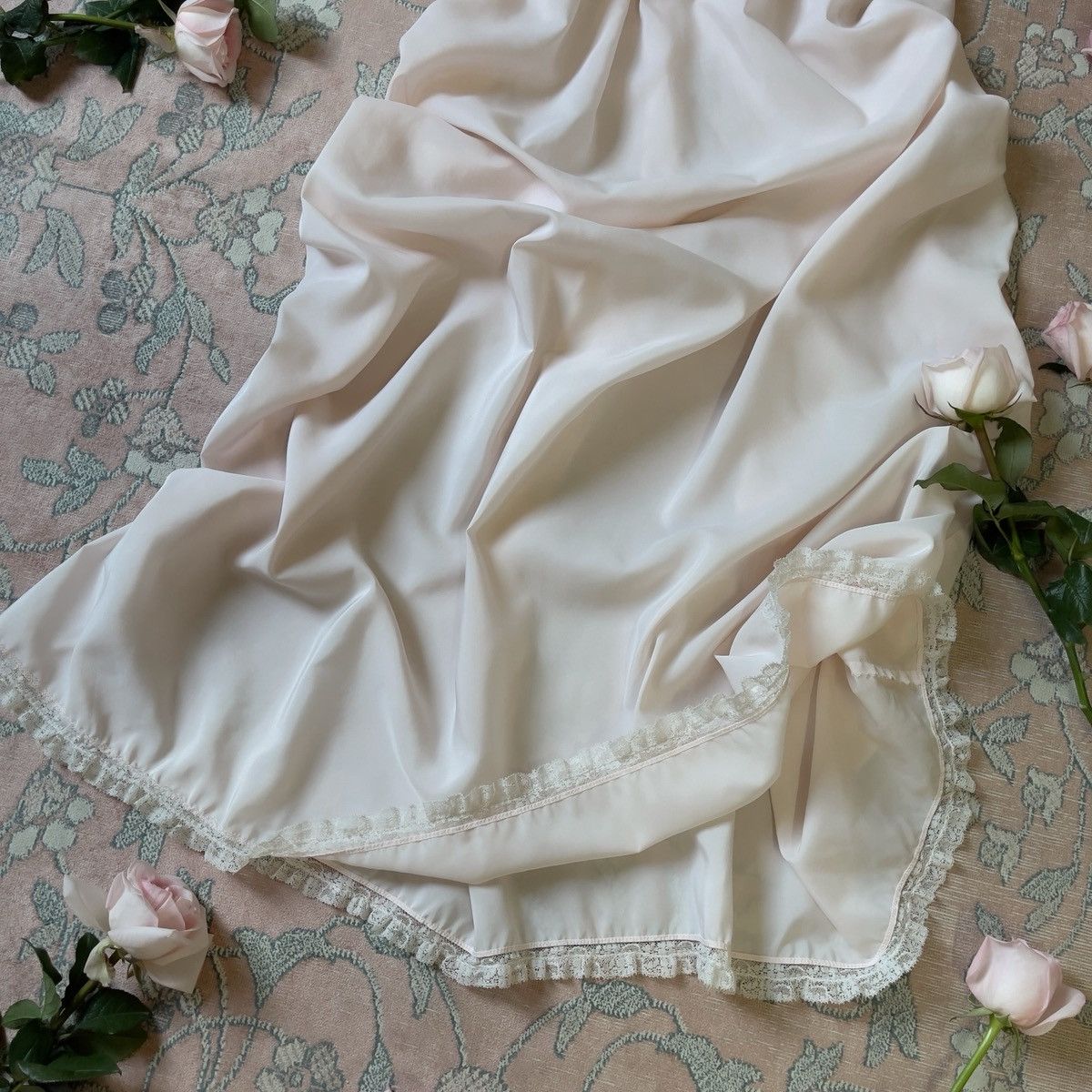 Vintage Vintage 1970s Pale Pink Ruffle Lace Nightgown (M) Size M / US 6-8 / IT 42-44 - 13 Thumbnail