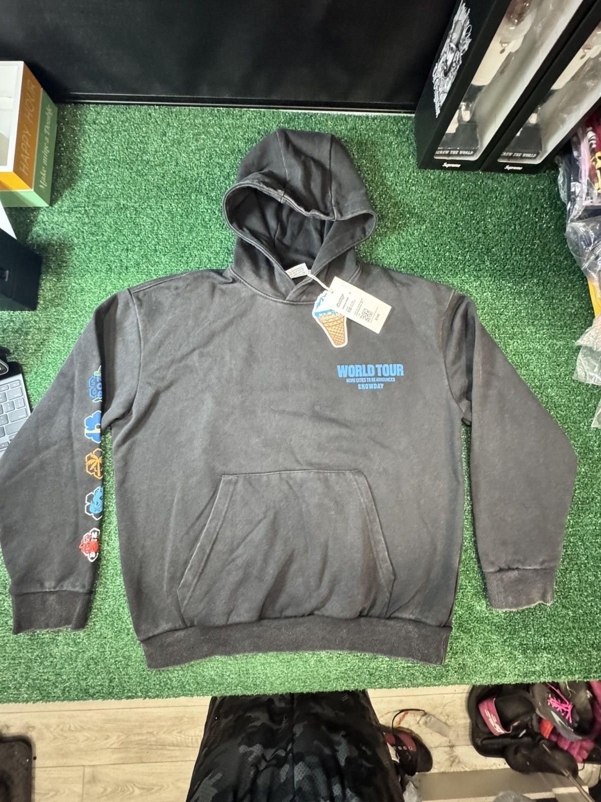 Snowday Snowdays world tour hoodie/Size Medium Size US M / EU 48-50 / 2 - 1 Thumbnail