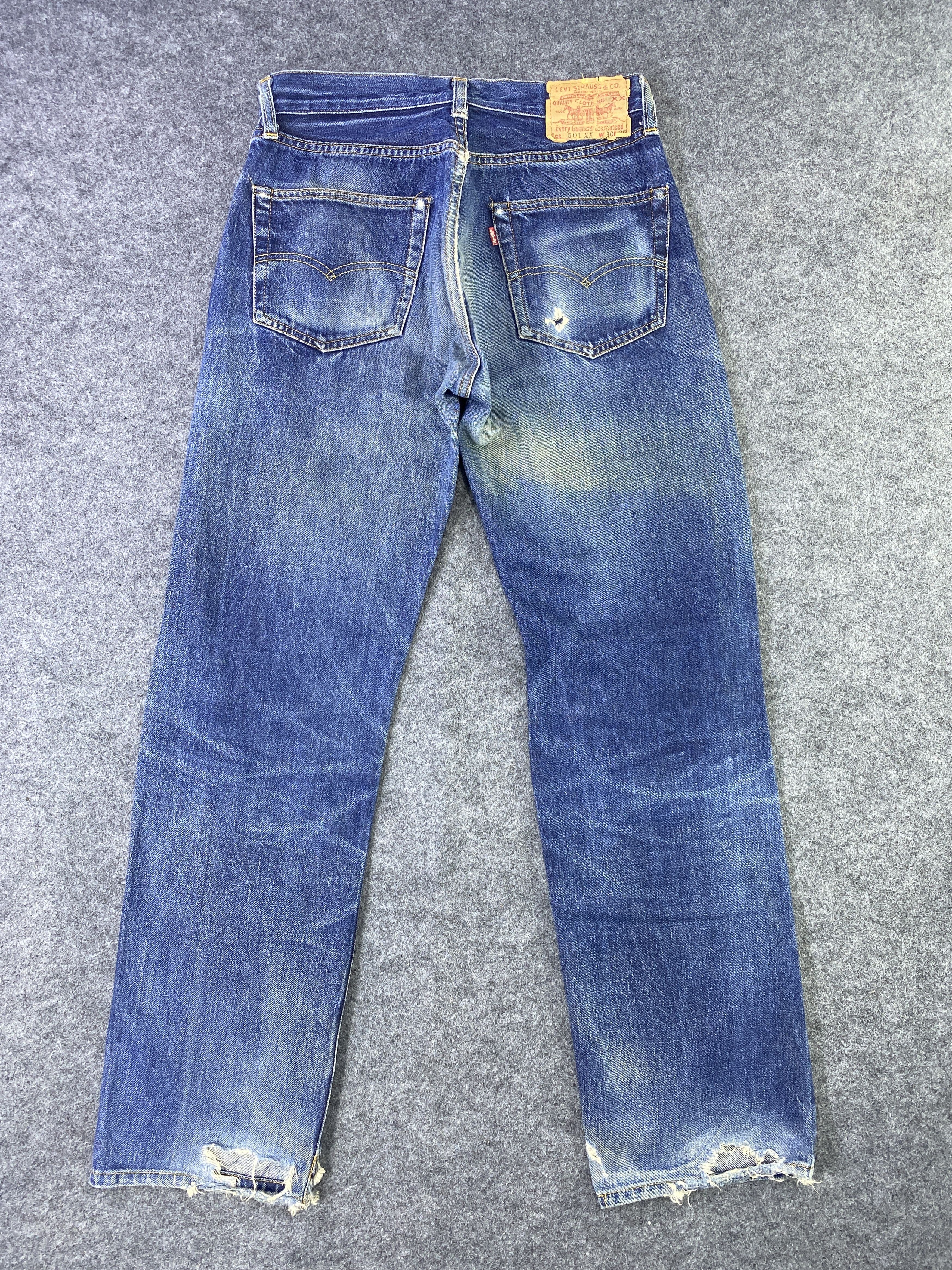Levi's VINTAGE LEVI'S 501xx REDLINE DISTRESSES BLUE WASH JEANS-J888 Size US 30 / EU 46 - 3 Thumbnail