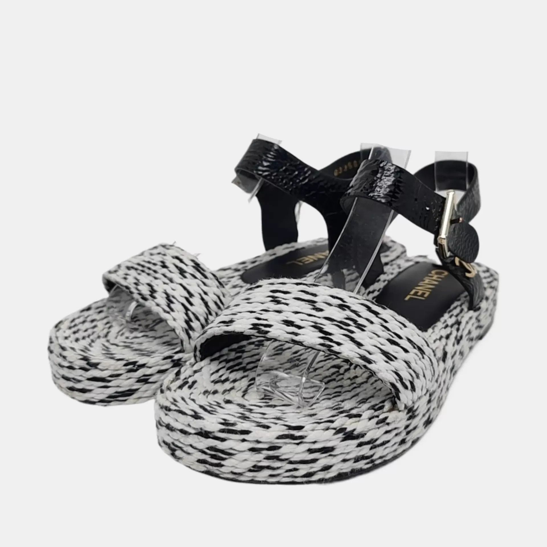 Chanel CHANEL EUR 38 Leather Sandals Size US 7.5 / IT 37.5 - 1 Thumbnail