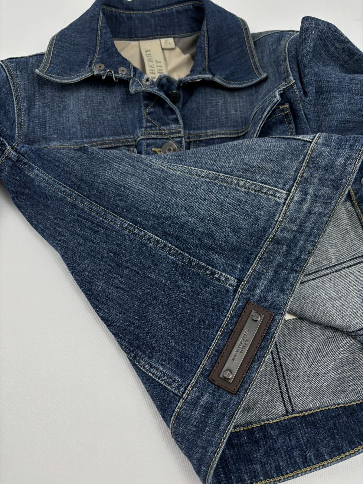 Burberry BRIT Nova Check Trim Denim Blue Trucker Buttons Jacket Jean Crop Bomber Size S / US 4 / IT 40 - 22 Thumbnail