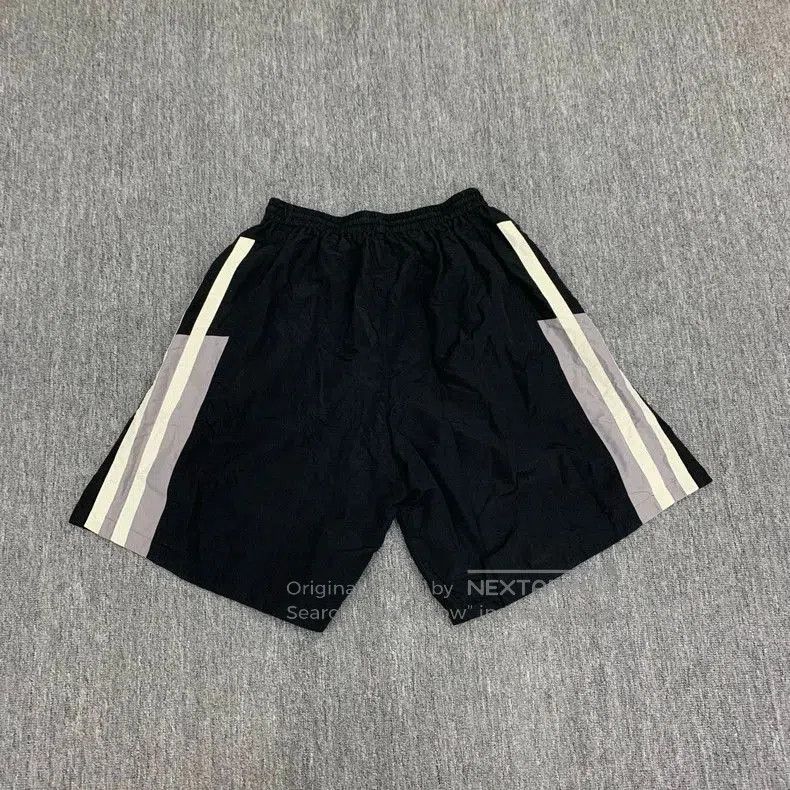 Balenciaga Balenciaga Black Side Stripe Shorts. Size US 30 / EU 46 - 2 Thumbnail