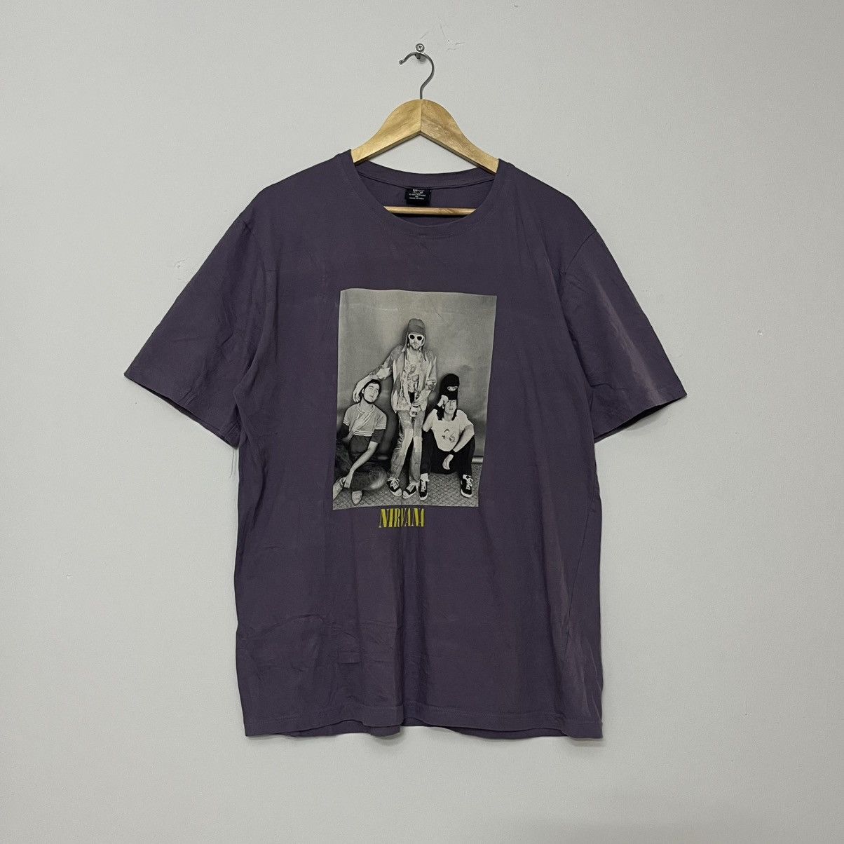 Band Tees × Nirvana Nirvana 2021 Official Merchandise Photo Tee size XL Size US XL / EU 56 / 4 - 1 Thumbnail