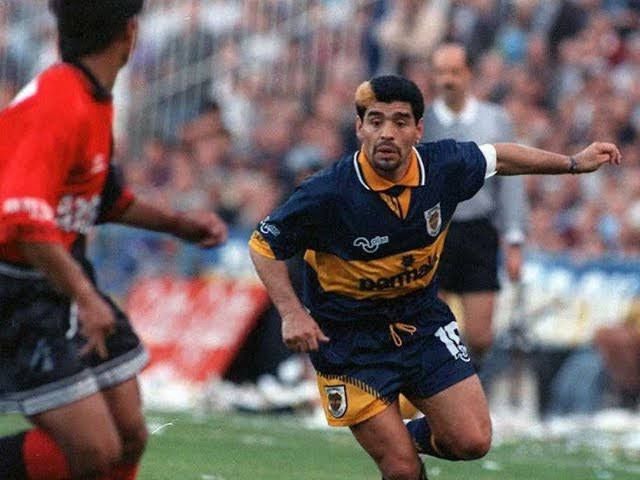 Vintage Boca Junior Home 1996 Maradona Soccer Jersey Vintage Size US L / EU 52-54 / 3 - 11 Thumbnail