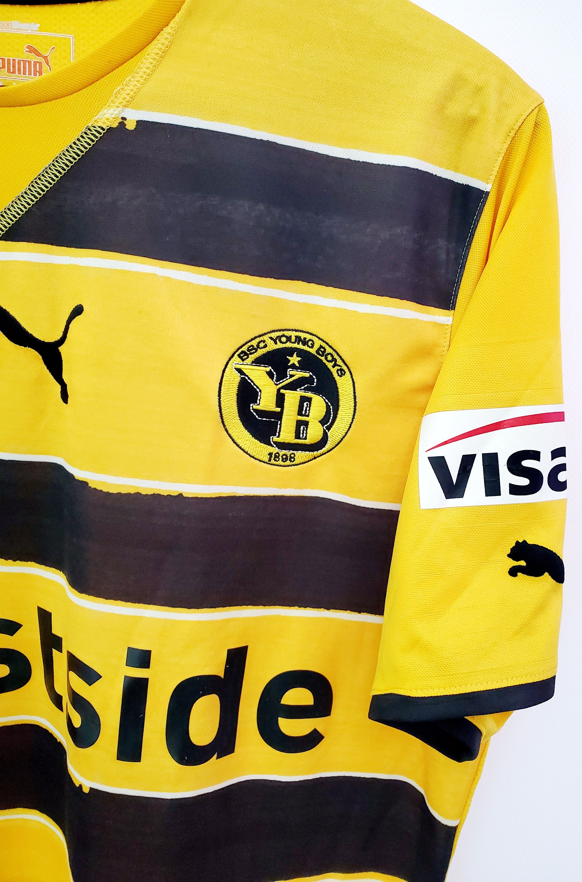 Puma BSC Young Boys 2010-2011 Home soccer Jersey size M Size US M / EU 48-50 / 2 - 3 Thumbnail