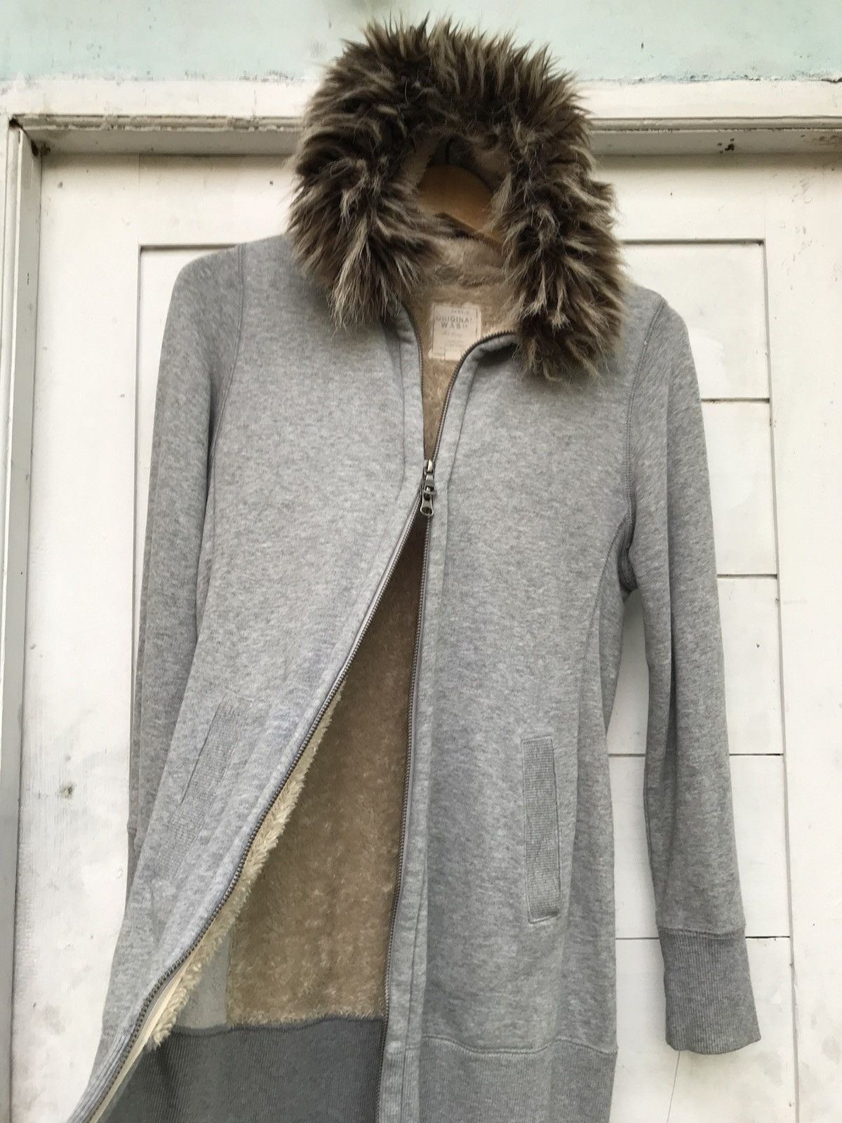 Le Grande Bleu (L.G.B.) Original wash by Uniqlo fur hoodie LGB style Size US L / EU 52-54 / 3 - 3 Thumbnail
