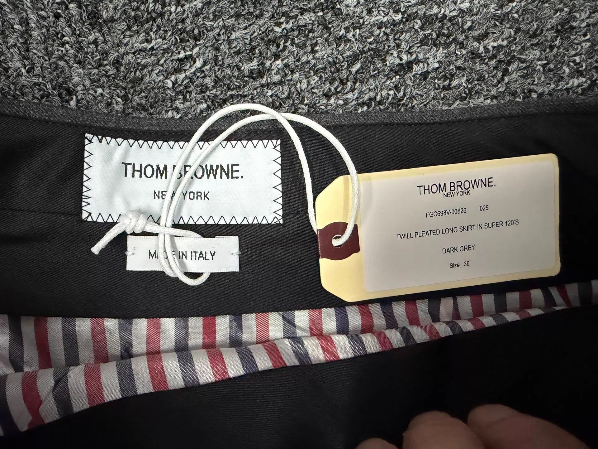 Thom Browne Thom Browne Women's Long Pleated Skirt Deep Gray 36 Size XS / US 0-2 / IT 36-38 - 4 Thumbnail