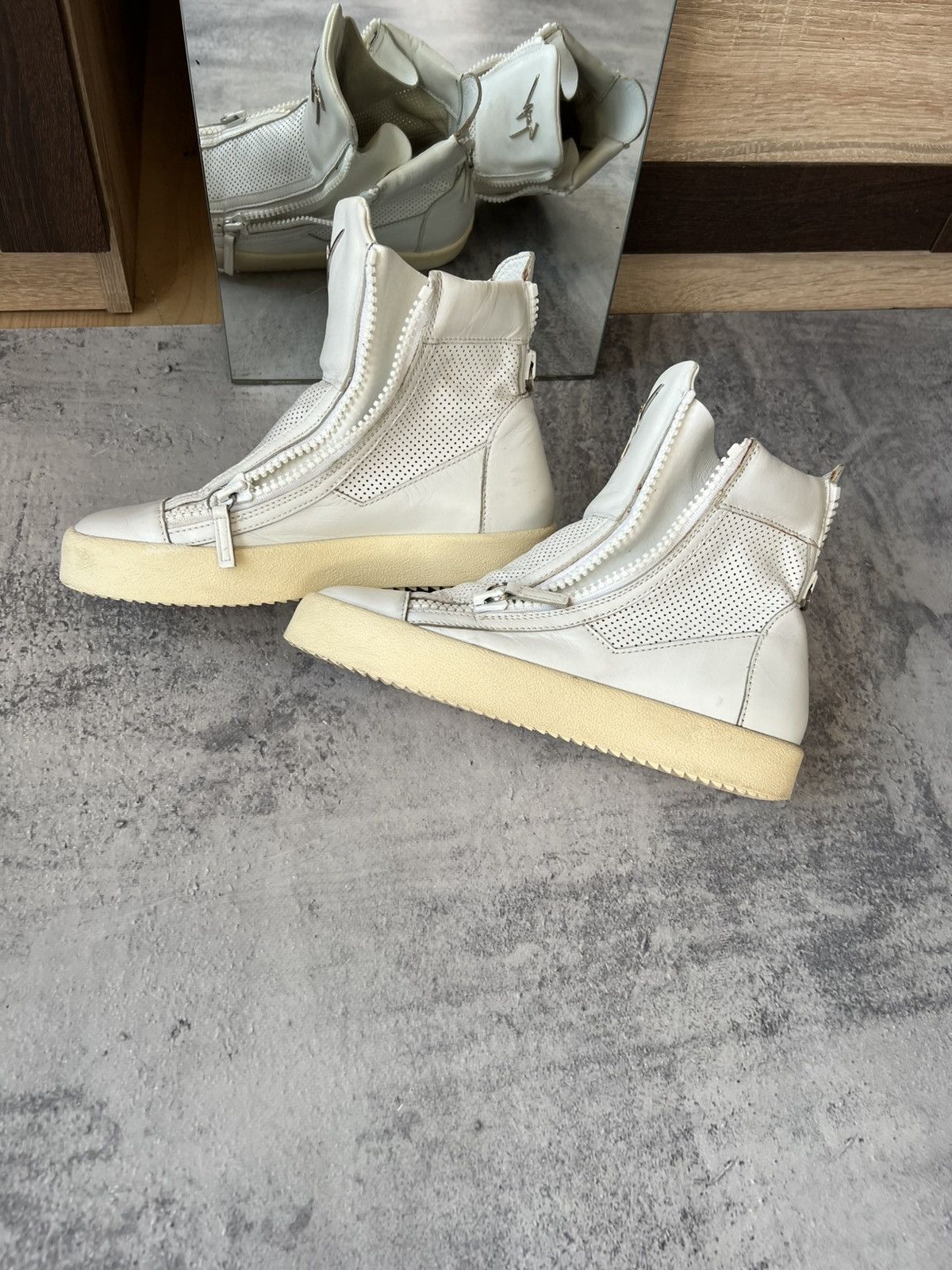 Giuseppe Zanotti Giuseppe Zanotti white hi top sneakers Size US 5.5 / EU 38 - 5 Thumbnail