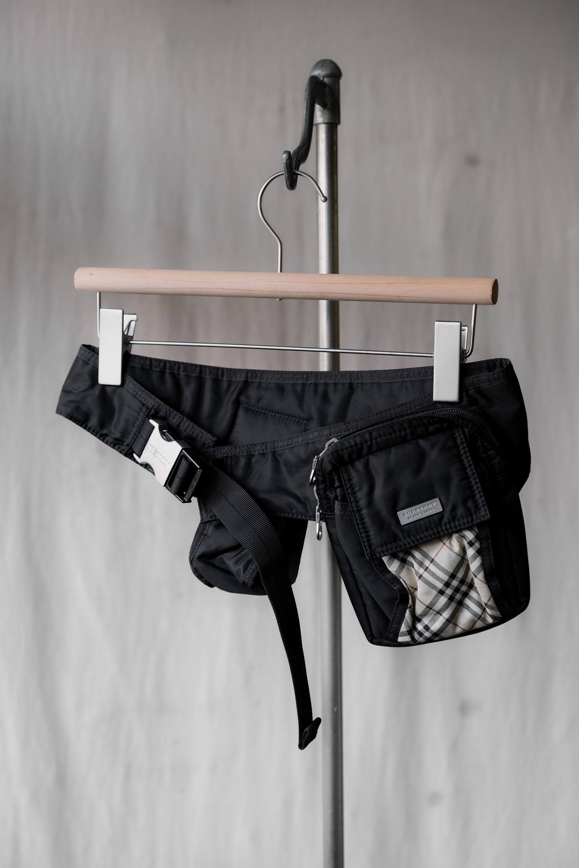 Burberry Burberry Black Label Vintage Waistpack Size ONE SIZE - 1 Thumbnail