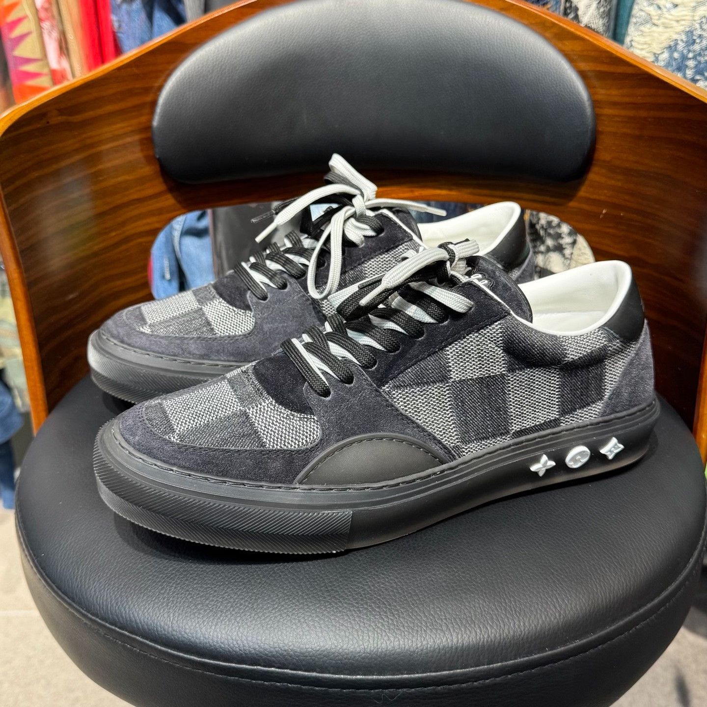 Louis Vuitton Louis Vuitton Checkered Black Lowtop Sneakers 42 Men Size US 9 / EU 42 - 1 Thumbnail
