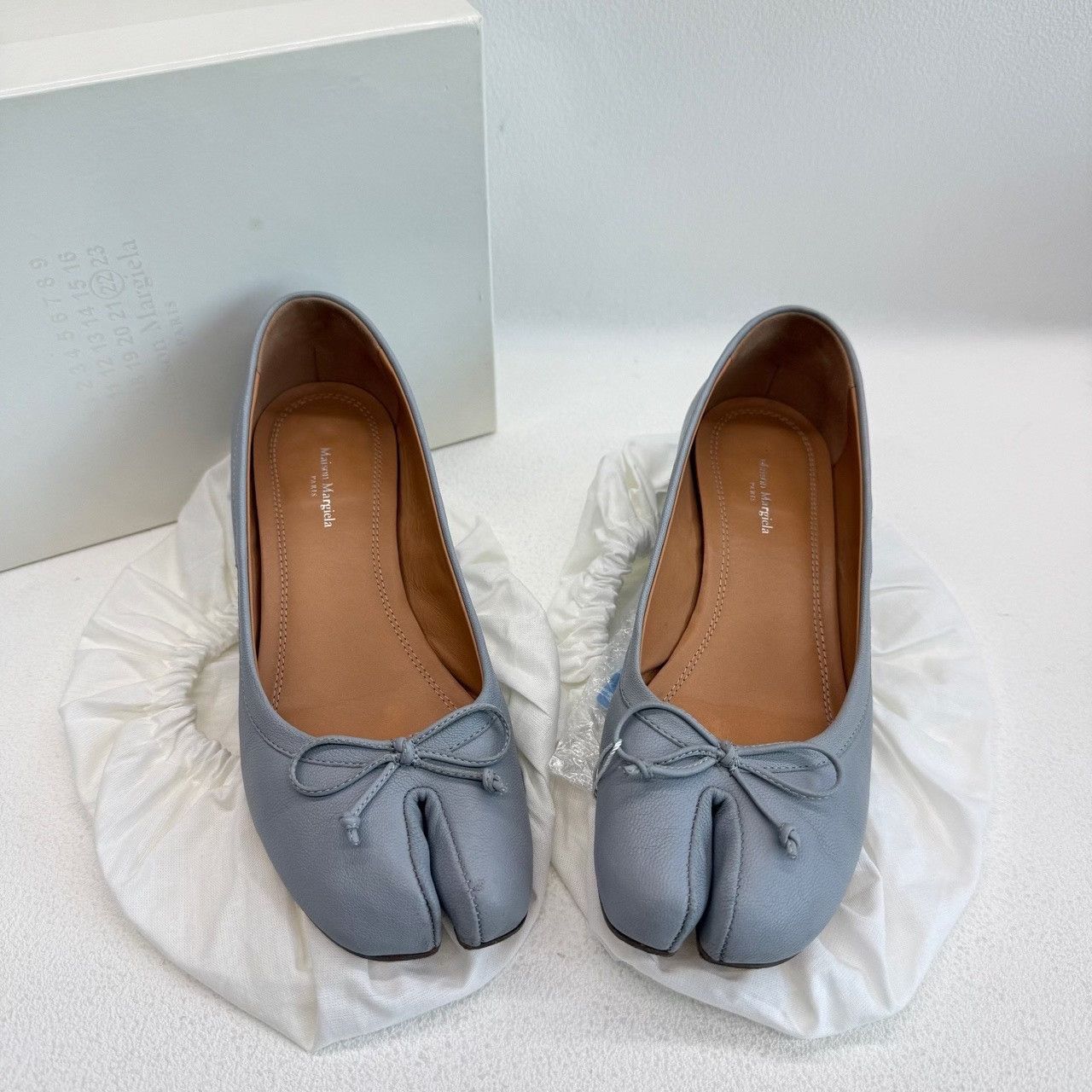 Maison Margiela Maison Margiela Blue Lowtop Sneakers us_6 Women Size US 6 / IT 36 - 1 Thumbnail