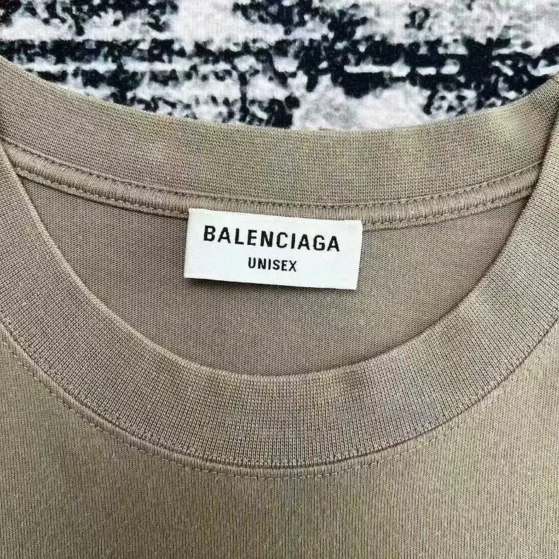 Balenciaga Balenciaga Alphabet Logo Short Sleeve T-Shirt Light Brown Size US L / EU 52-54 / 3 - 3 Thumbnail