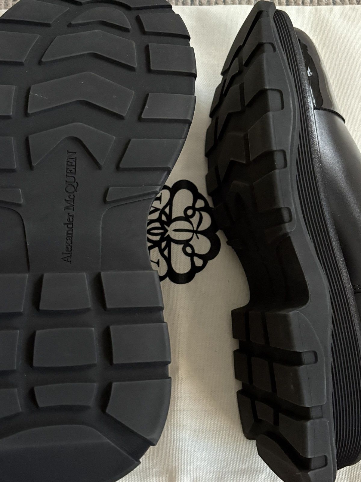 Alexander McQueen Black Contrast Leather Tread Derbies Size US 7 / EU 40 - 7 Thumbnail