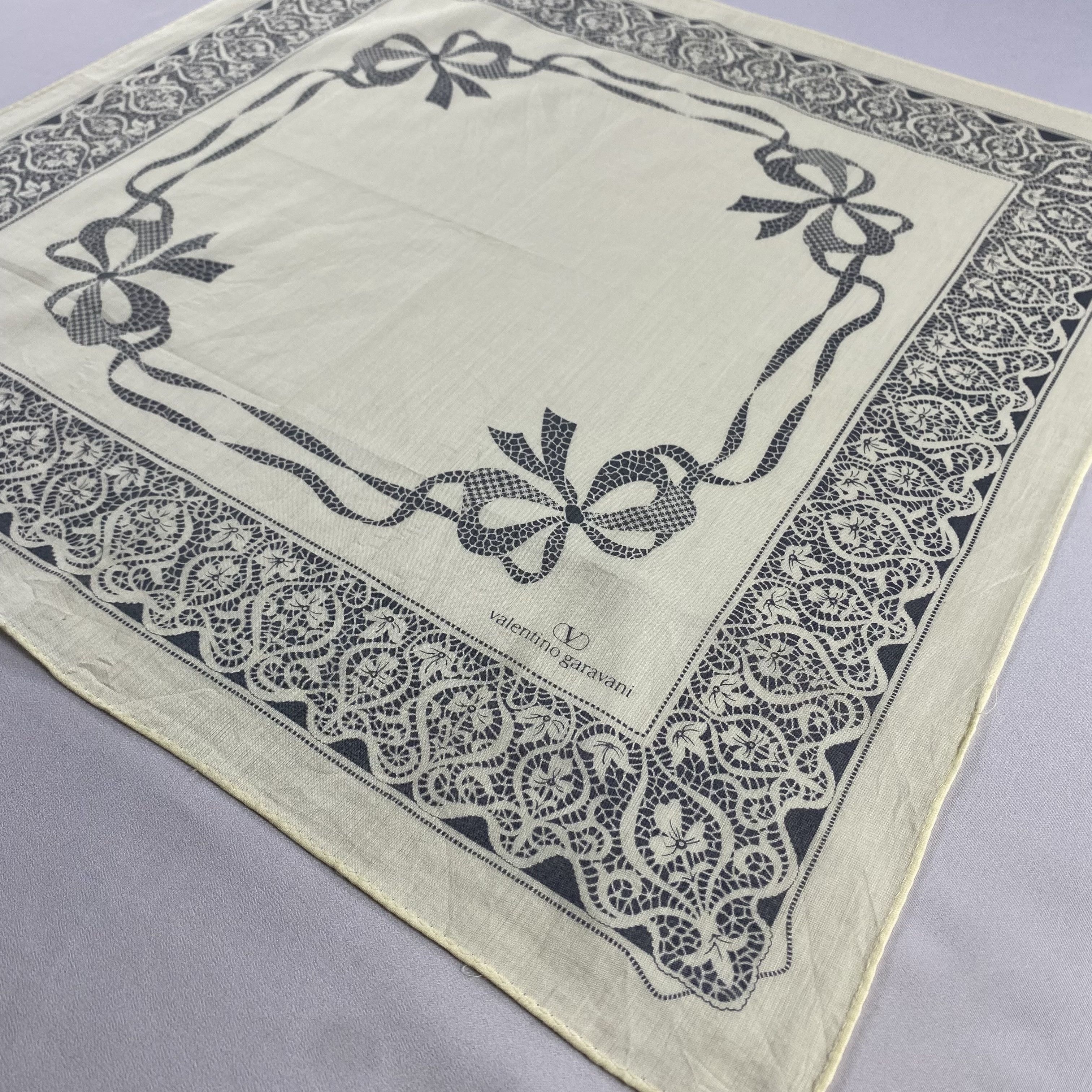 Valentino × Vintage Valentino Garavani Bandana/ Handkerchief / Neckerchief-P1653 Size ONE SIZE - 2 Thumbnail