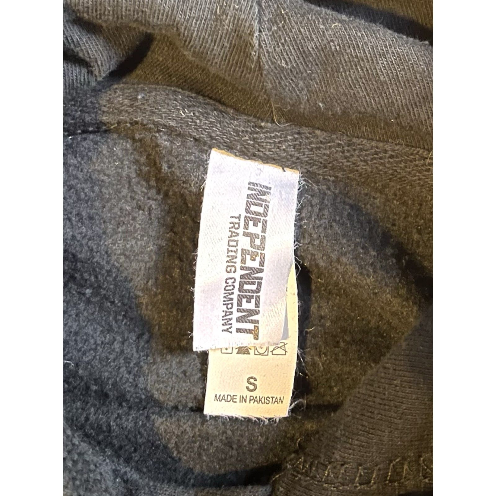 Vintage The Daily Show With Trevor Noah Hoodie Men’s Small Black Hoodie Mens Small Black Graphic Print Logo Trevor Noah Season: Fall, Winter, Spring Ladies? Size US S / EU 44-46 / 1 - 4 Thumbnail