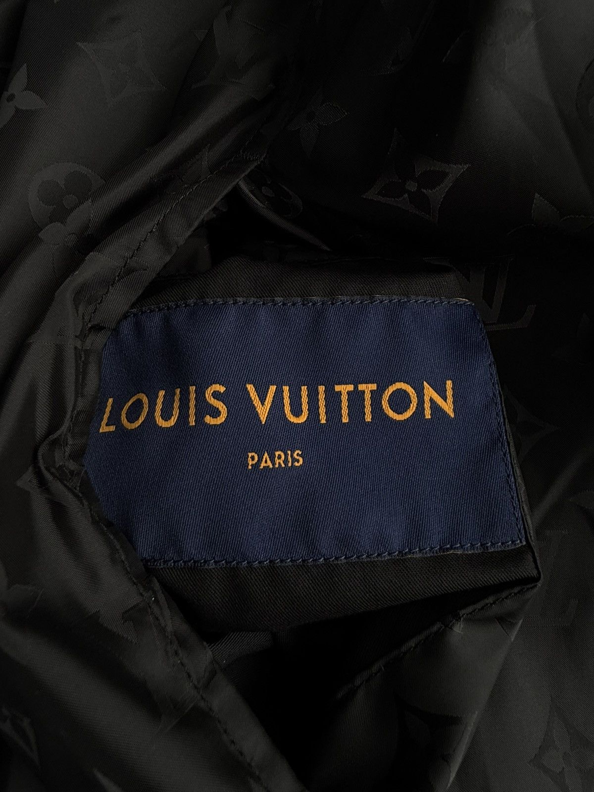 Louis Vuitton Louis Vuitton - FW2022 Leather/Mono Reversible Bomber Jacket Size US L / EU 52-54 / 3 - 14 Thumbnail