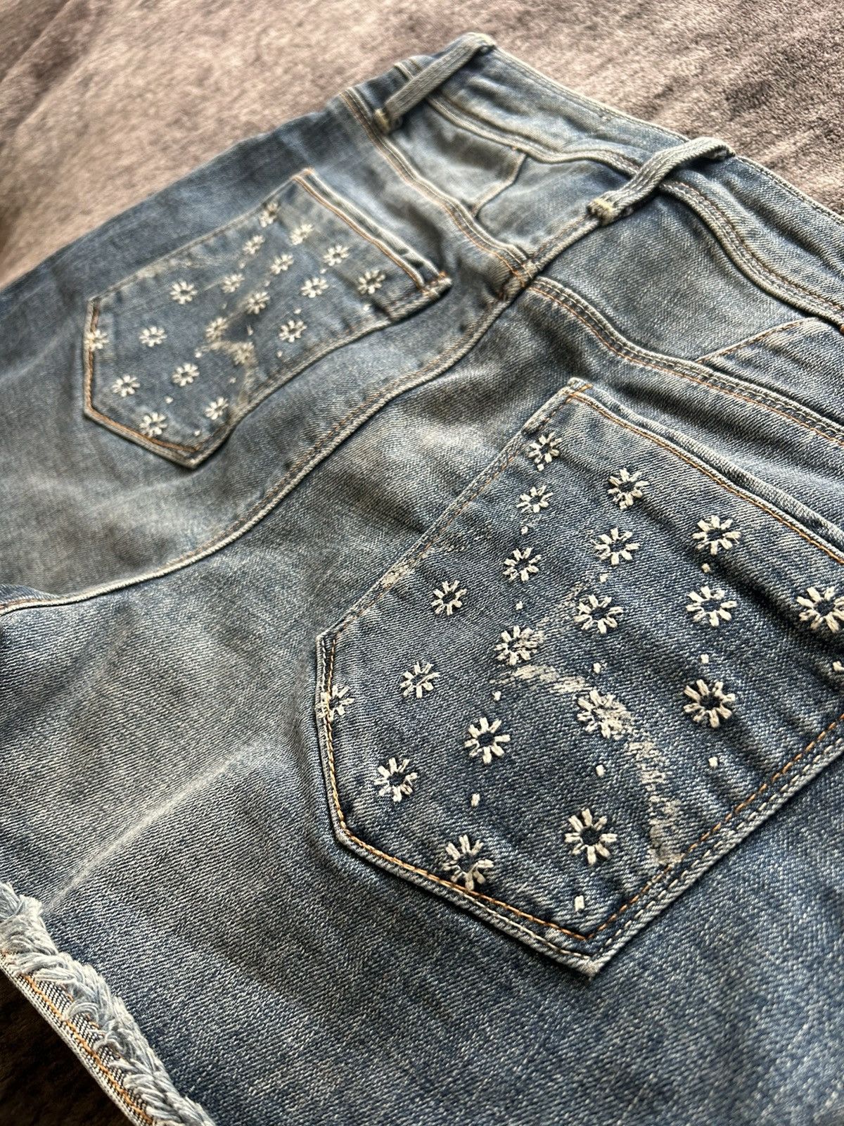 Evisu Vintage Faded Screen Printed Evisu Jean Shorts Size 25" / US 0 / IT 36 - 1 Thumbnail