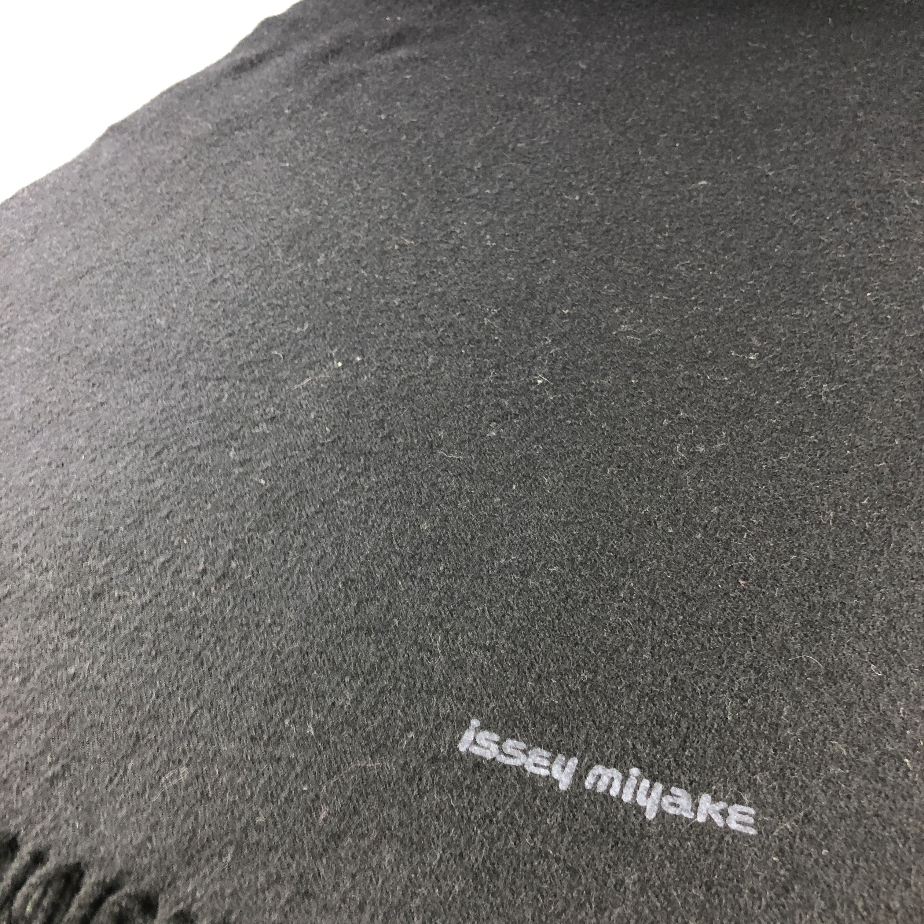 Issey Miyake Plain Scarf Muffler Neck Wrap V2941