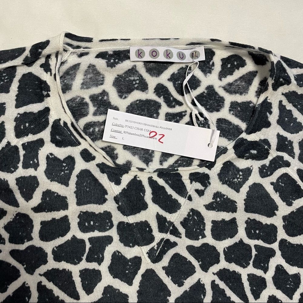 Other NWT New $235 Kokun Bamboo Cashmere Animal Print Crew Neck S Size L / US 10 / IT 46 - 7 Thumbnail