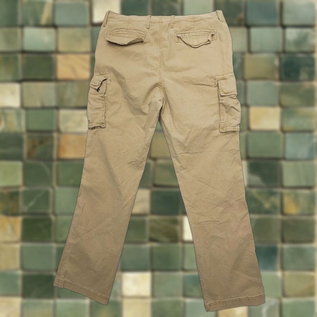 Old Navy Old Navy Cargo Pants Mens 40x34 Tan Cotton Blend Straight 5-Pocket Design 34 Inseam Regular Tailored for Casual Workwear Vintage No N/A Size US 40 / EU 56 - 1 Thumbnail