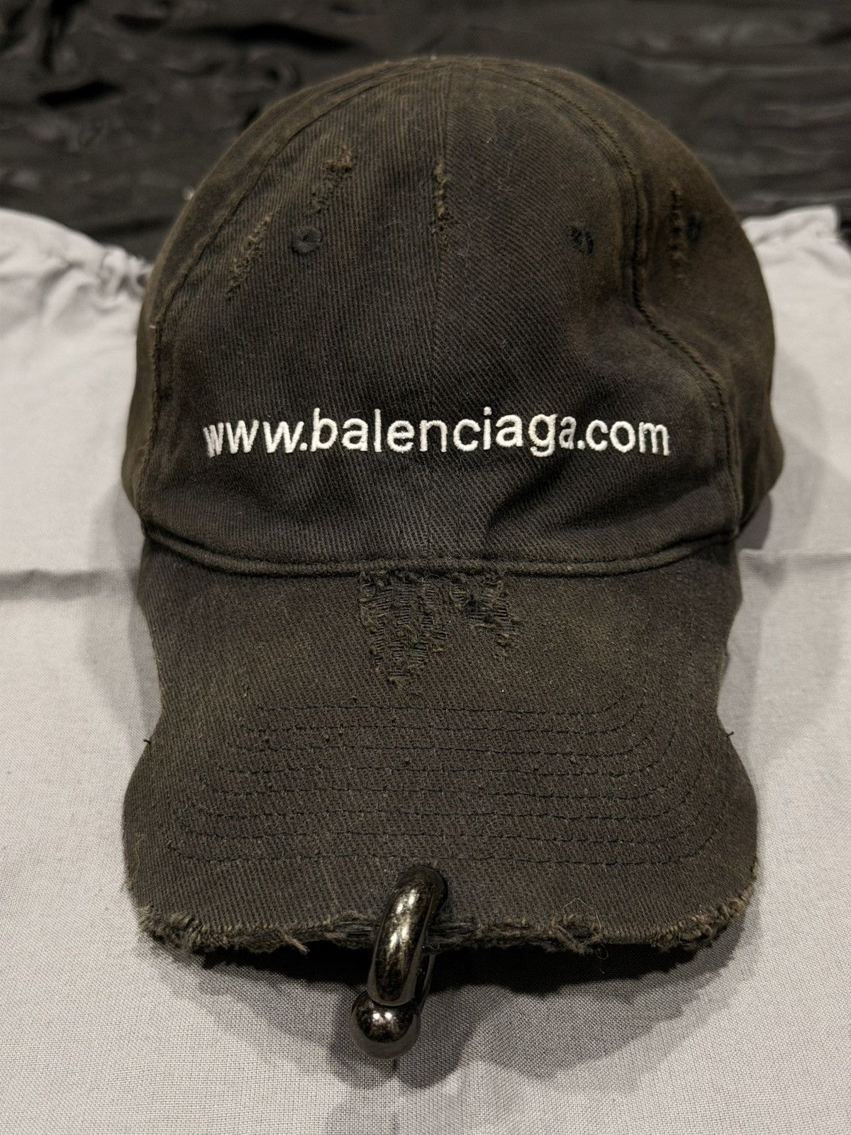 Balenciaga Balenciaga Bal.com Website Front Piercing Cap Size ONE SIZE - 2 Thumbnail