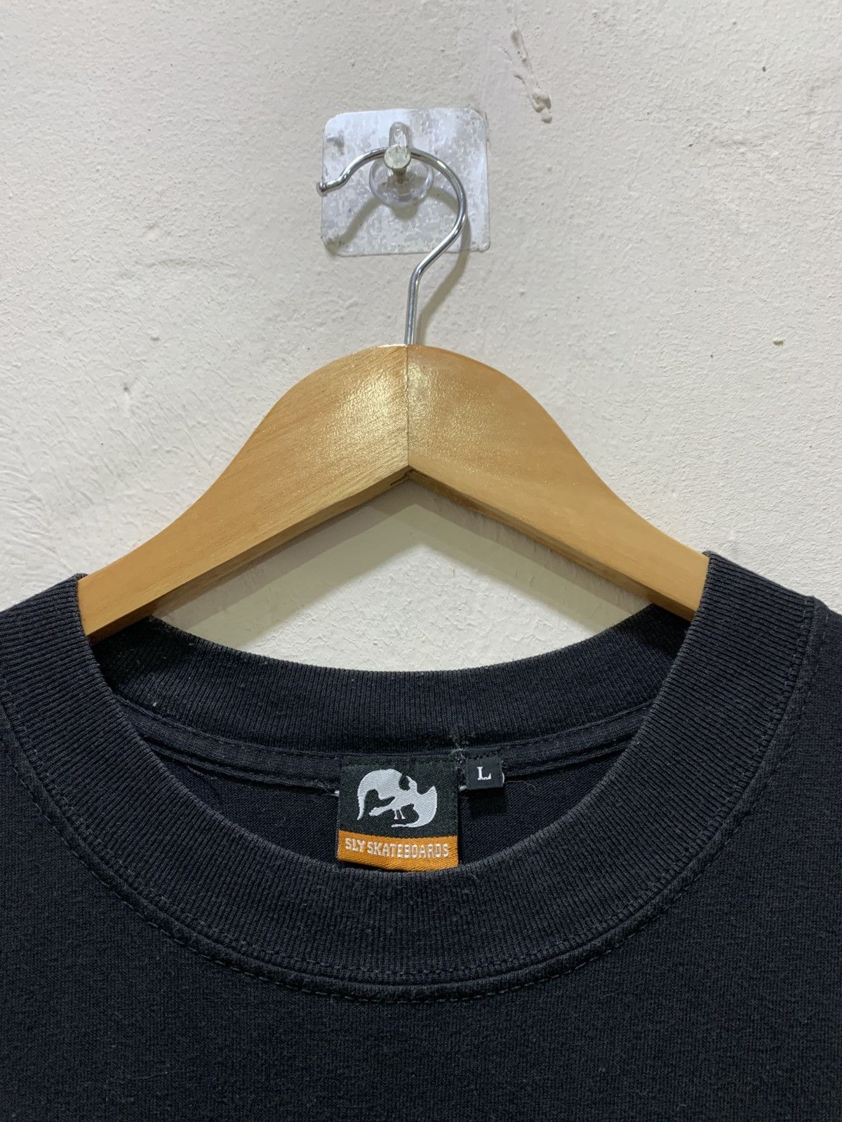 Vintage Vintage SLY SKATEBOARD Glow In The Dark Tee Size US L / EU 52-54 / 3 - 3 Thumbnail