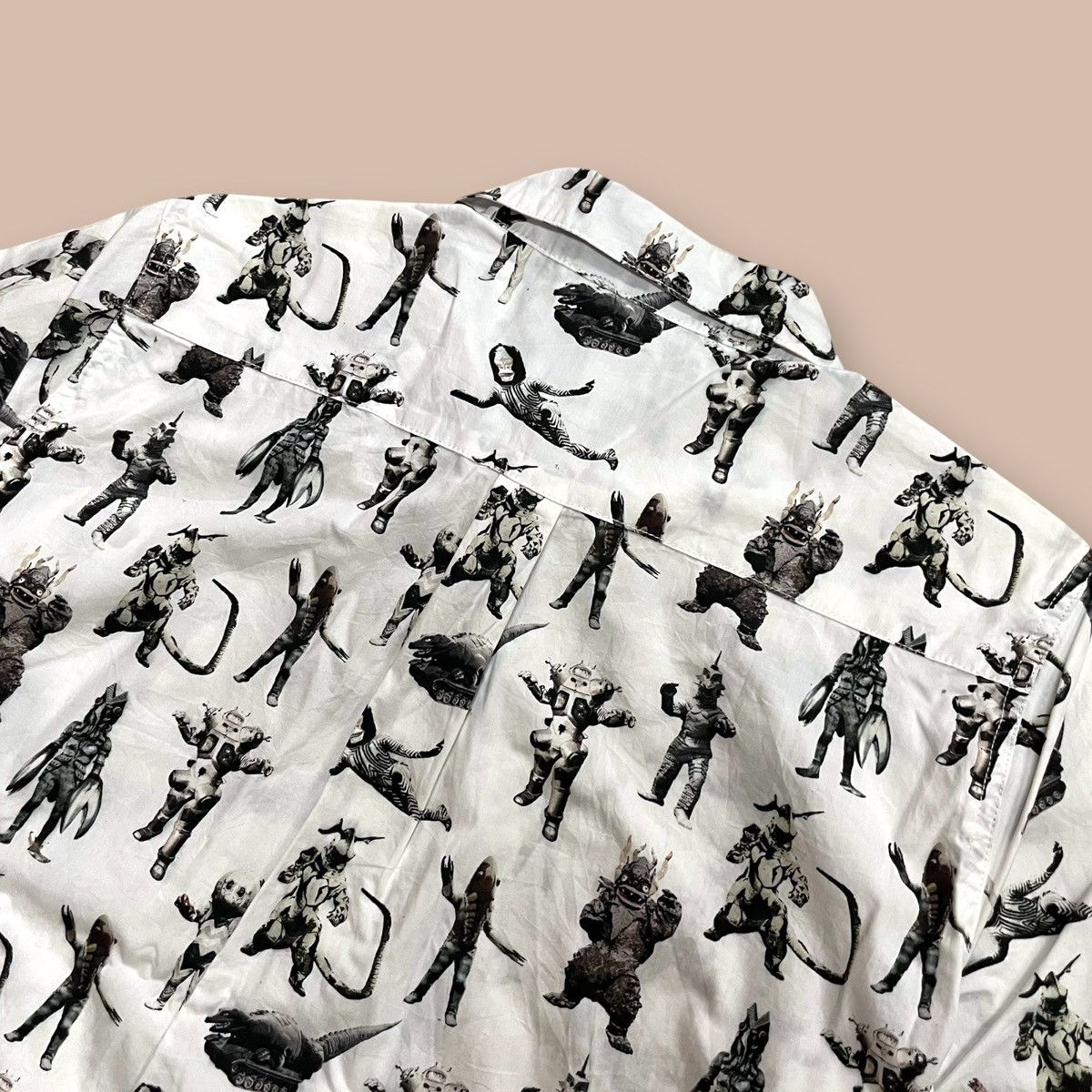Japanese Brand Graniph X Monster Pattern of Ultraman L/S Button-up Shirt Size US S / EU 44-46 / 1 - 6 Thumbnail