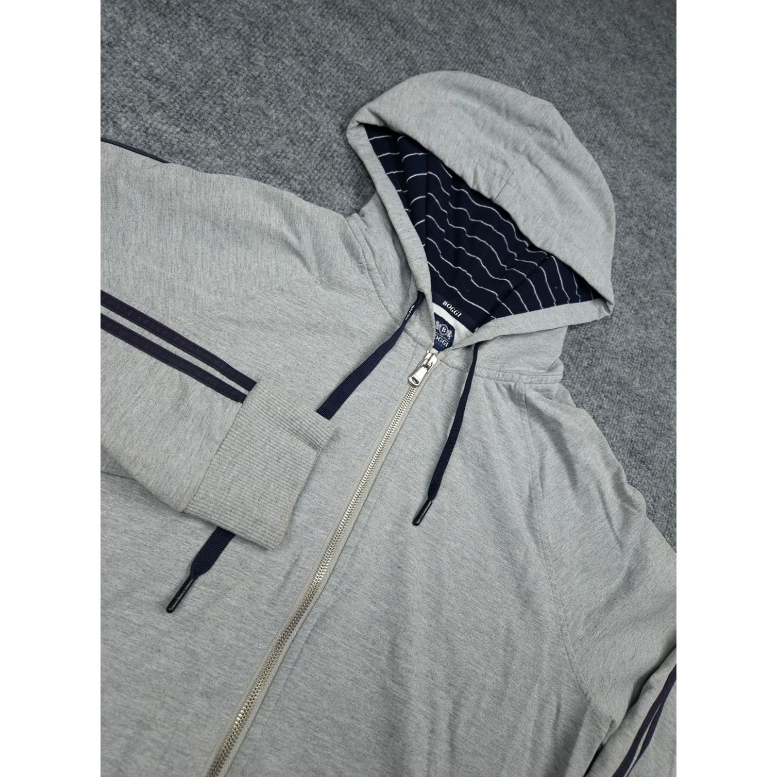 Vintage BOGGI Milano Hoodie Jacket Men's Large Gray Full Zip Stripe Full Zip Athletic Fit Size US L / EU 52-54 / 3 - 3 Thumbnail
