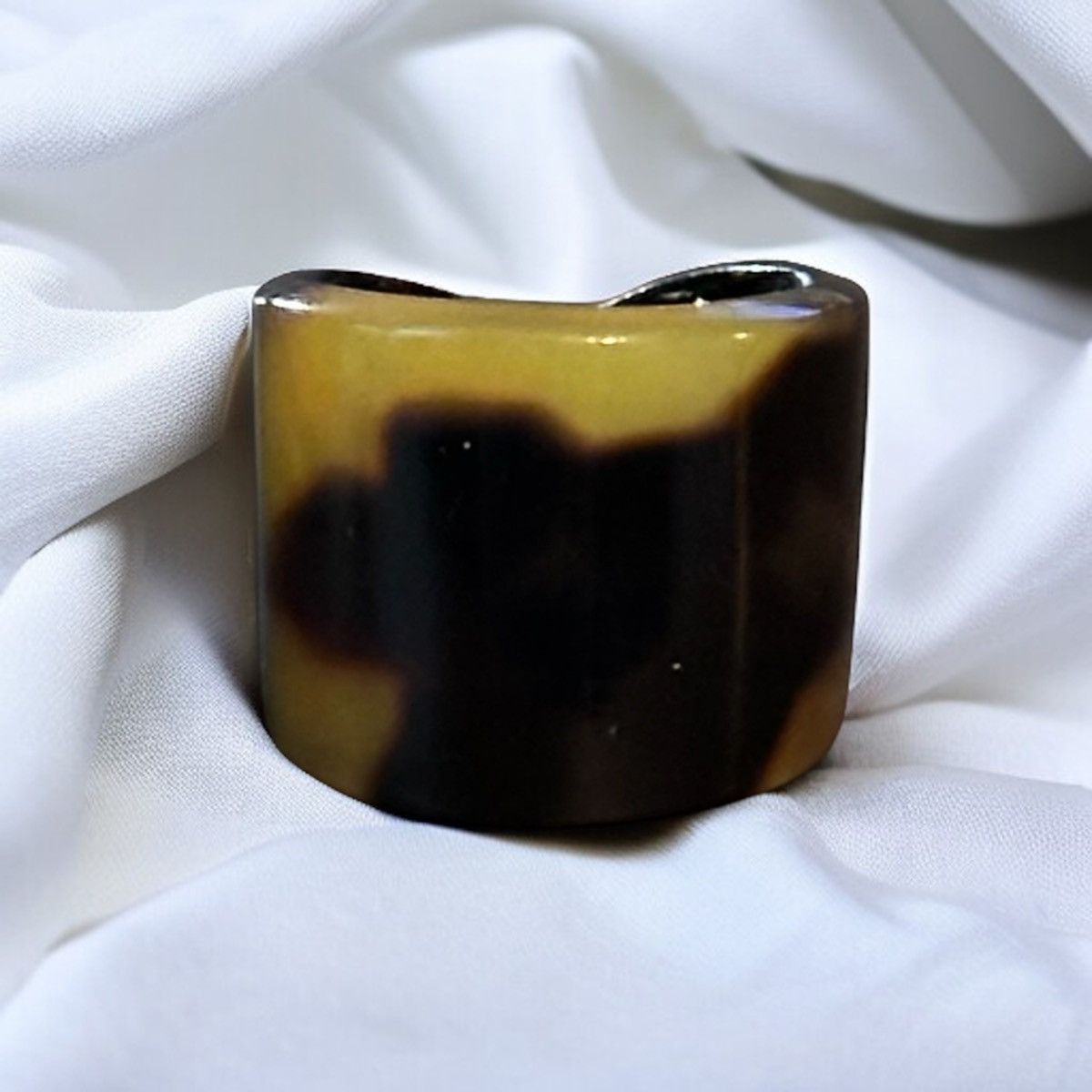 Vintage Vintage lucite tortoise shell cuff ring Size ONE SIZE - 1 Thumbnail