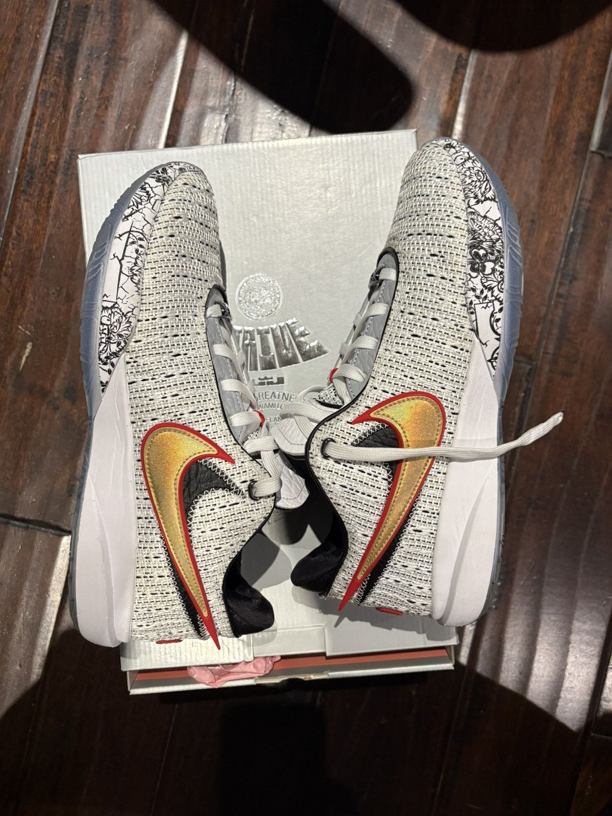 Jordan Brand × Nike Lebron 20 “The Debut” Size US 9.5 / EU 42-43 - 2 Thumbnail