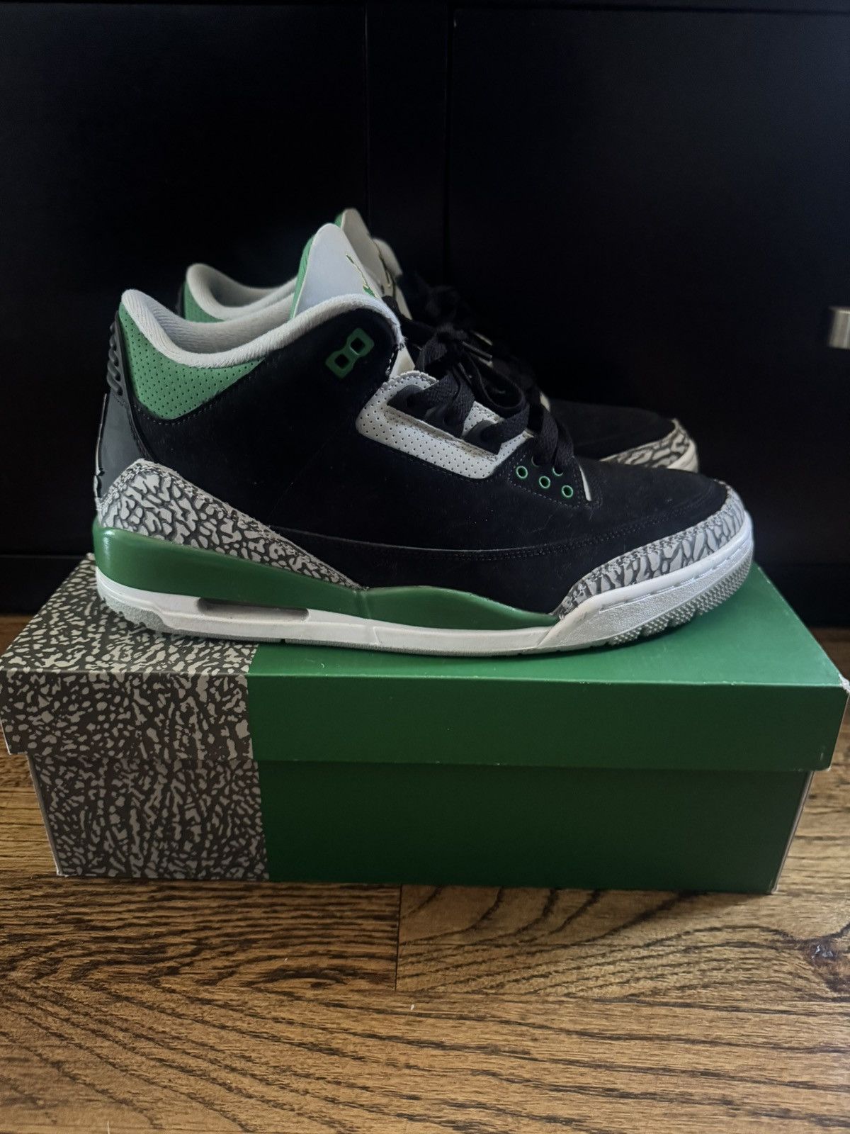 Jordan Brand Air Jordan 3 Retro 'Pine Green' Size US 10 / EU 43 - 1 Thumbnail