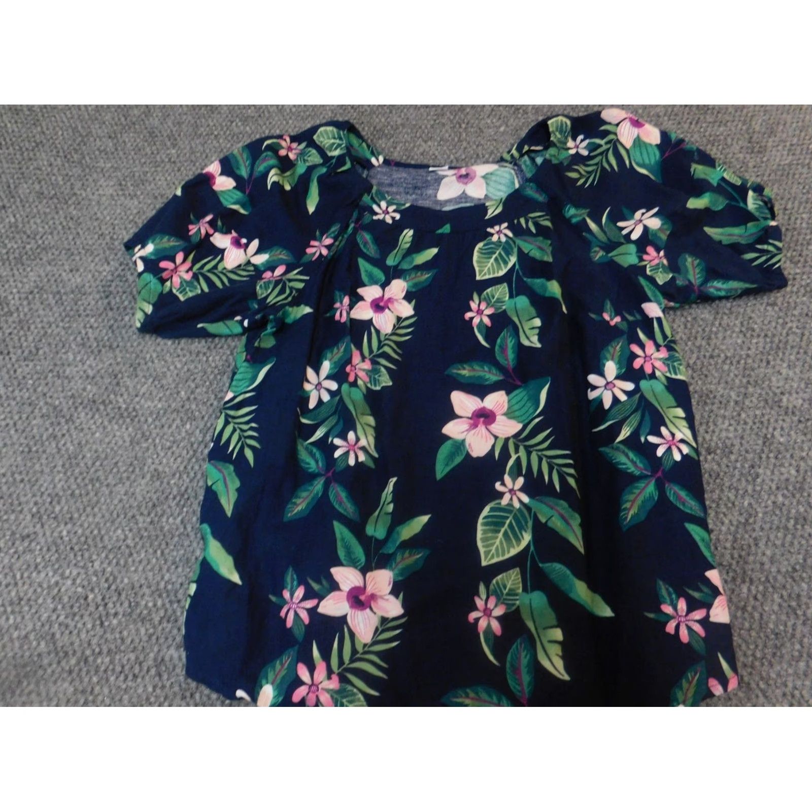 Old Navy Old Navy Womens Blouse Small Floral Blue Velvet Pleated Button-Down Collared Casual Shirt Size S / US 4 / IT 40 - 3 Thumbnail