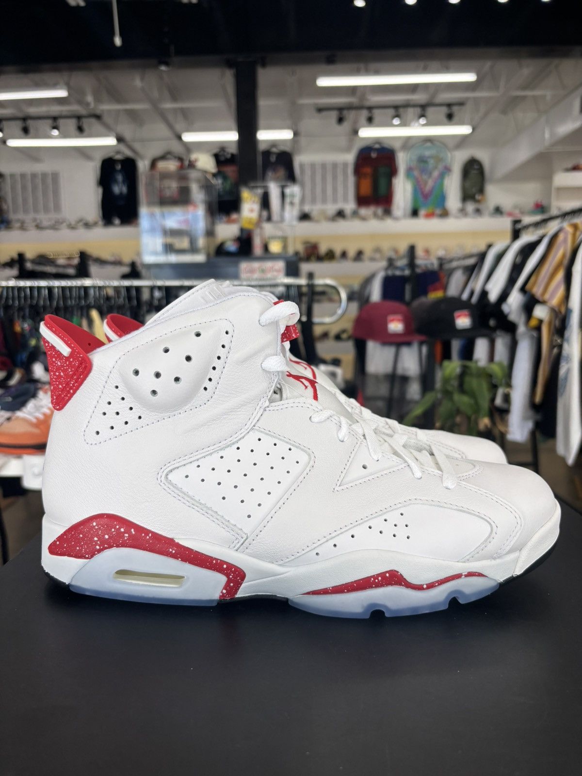 Jordan Brand Jordan 6 Retro Red Oreo Sz. 10.5 Size US 10.5 / EU 43-44 - 7 Thumbnail