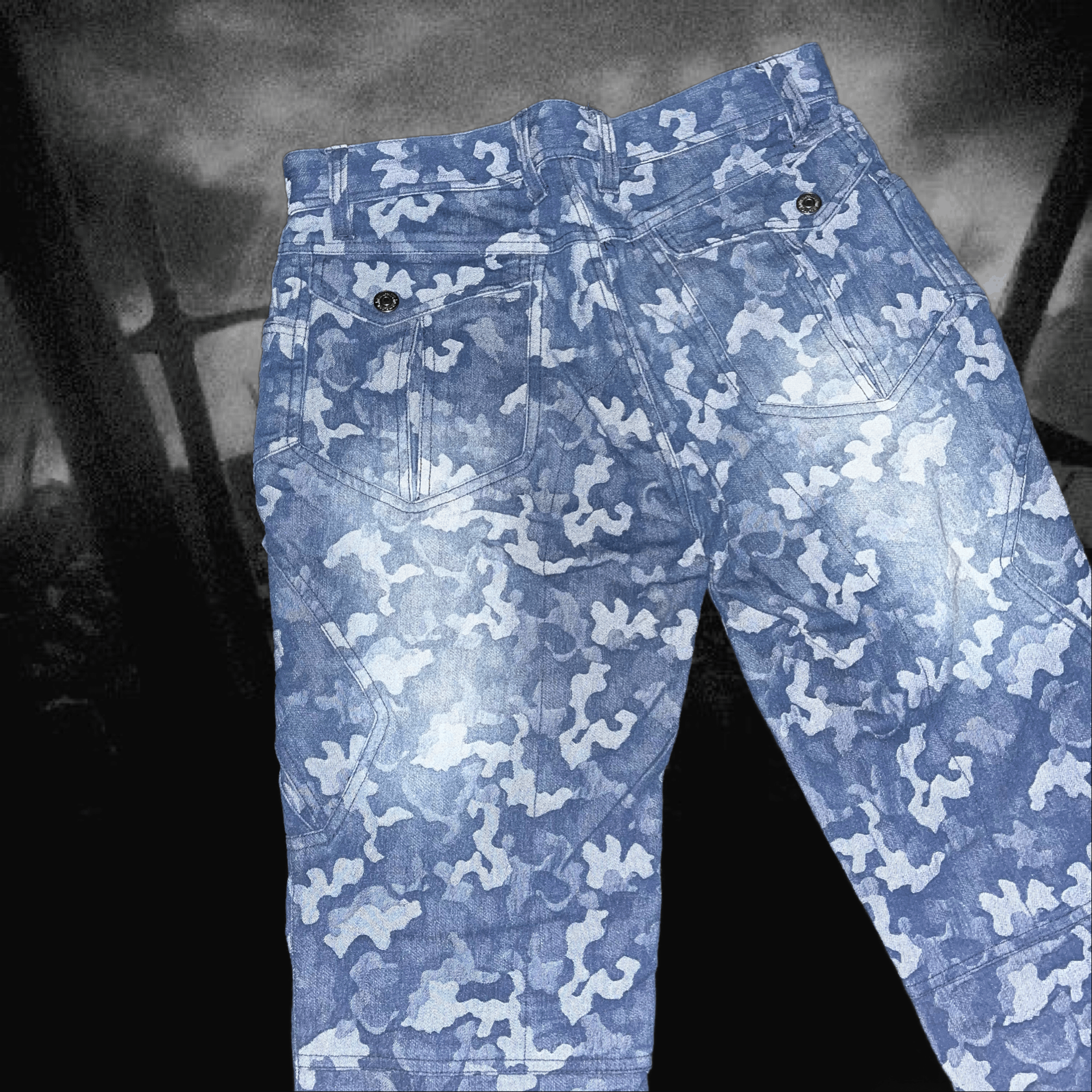In The Attic in the attic Blue Camo Denim Jeans Size US 31 - 4 Thumbnail