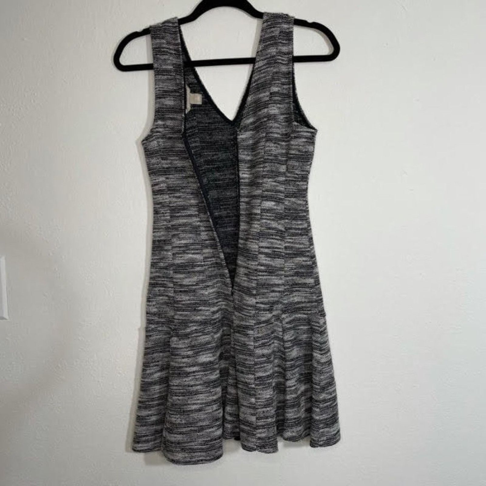 Banana Republic Banana Republic Gray Tweed Skater Dress Size 6 Fit & Flare Size M / US 6-8 / IT 42-44 - 3 Thumbnail