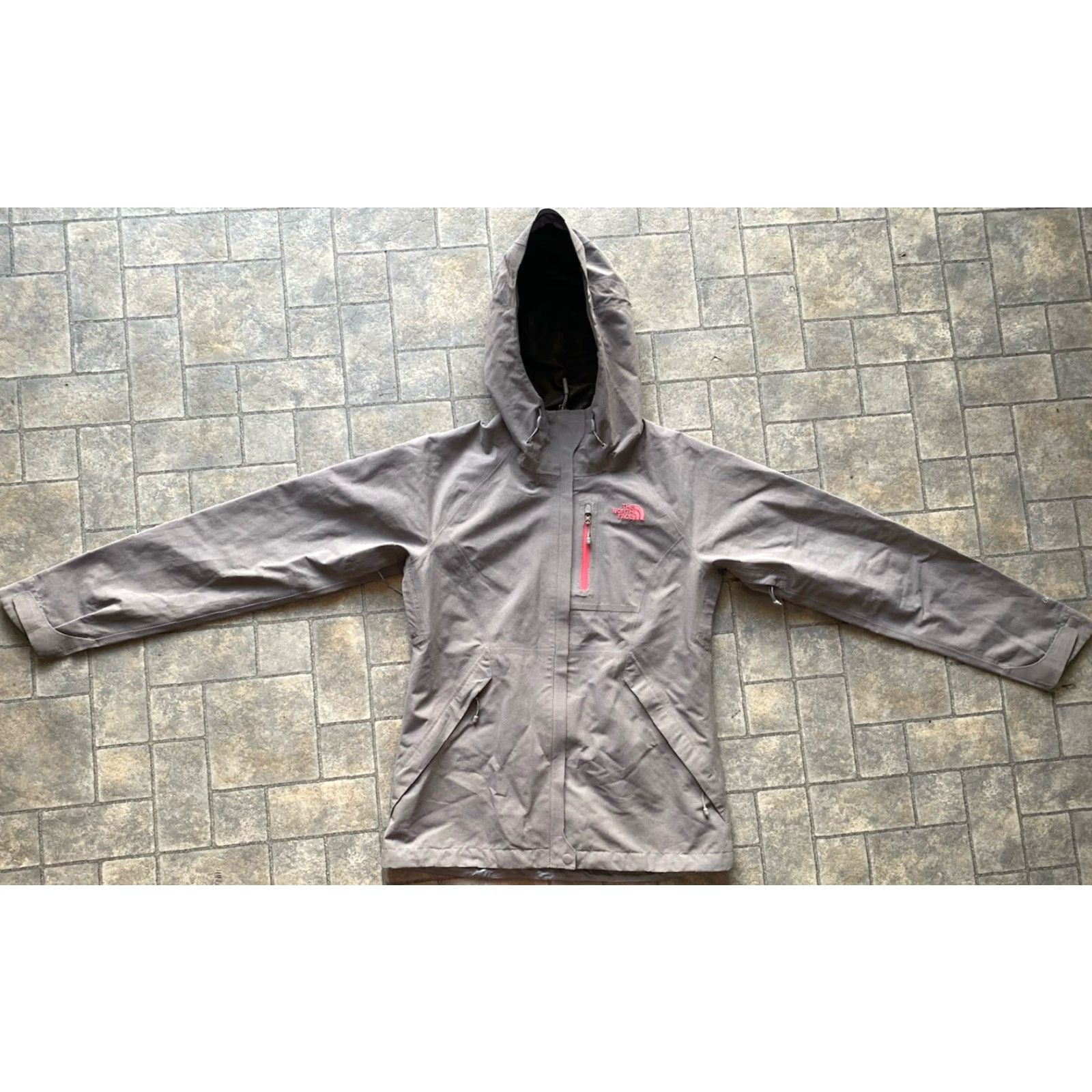The North Face VINTAGE The North Face Jacket Womens S Gray Goretex Dyrzzle Hooded Logo Raincoat Hiking Size S / US 4 / IT 40 - 2 Thumbnail
